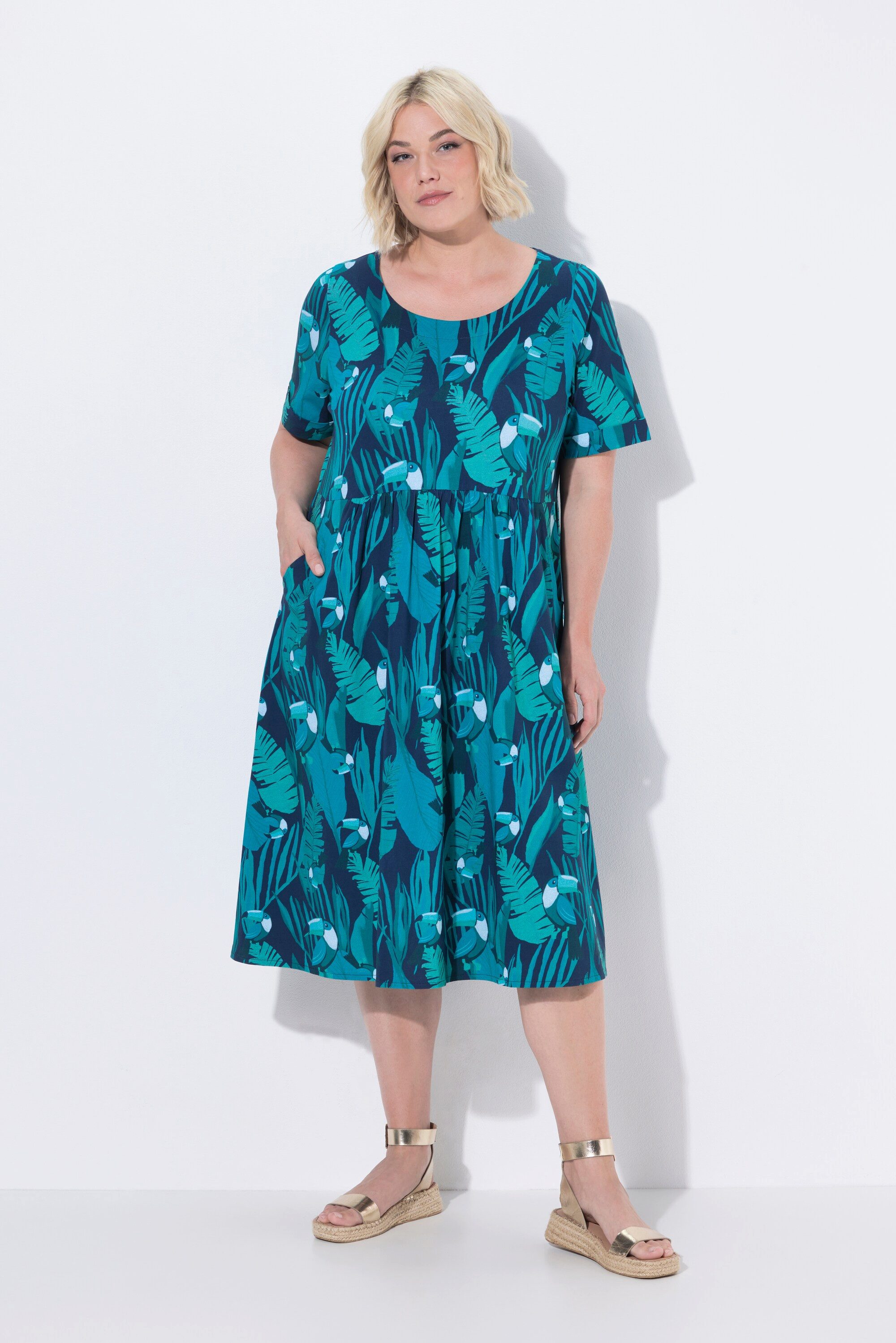 Ulla Popken Midikleid Midikleid Tukanmuster A-Linie Rundhals Halbarm