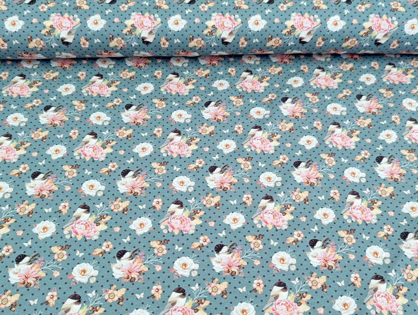 Thumbnail - Stoff Baumwolljersey Vogel im Blumenzweig auf Punkte Jeansblau Stoff Kleiderstoff