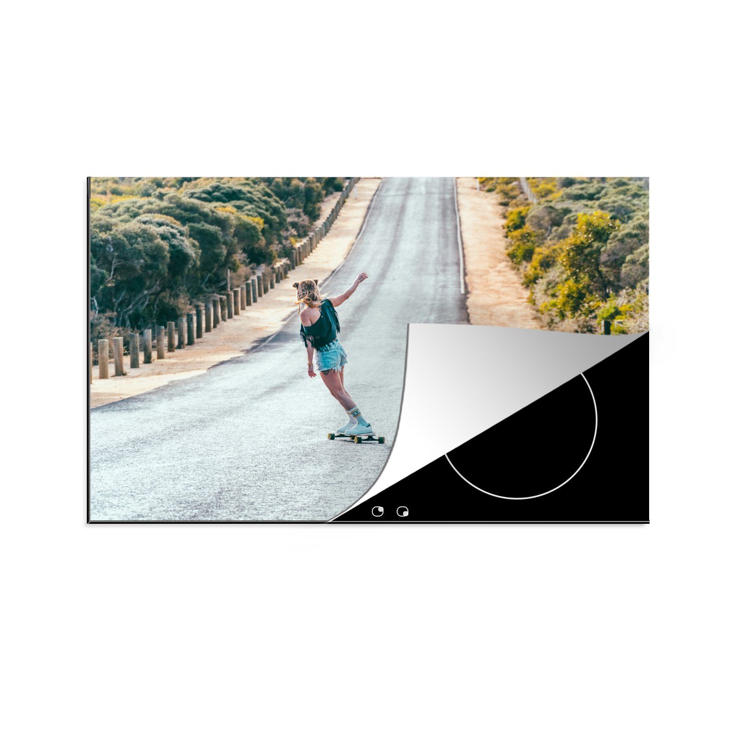 MuchoWow Herdblende-/Abdeckplatte Skateboarding Frau, Vinyl, (1 tlg), 81x52 cm, Induktionskochfeld Schutz für die küche, Ceranfeldabdeckung