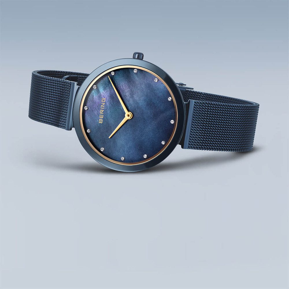 Bering Quarzuhr Bering Classic blau glänzend 18132-399 18132-399, Hochwertiges Produkt mit zeitlosem Design, sorgfältiger Verarbeitung
