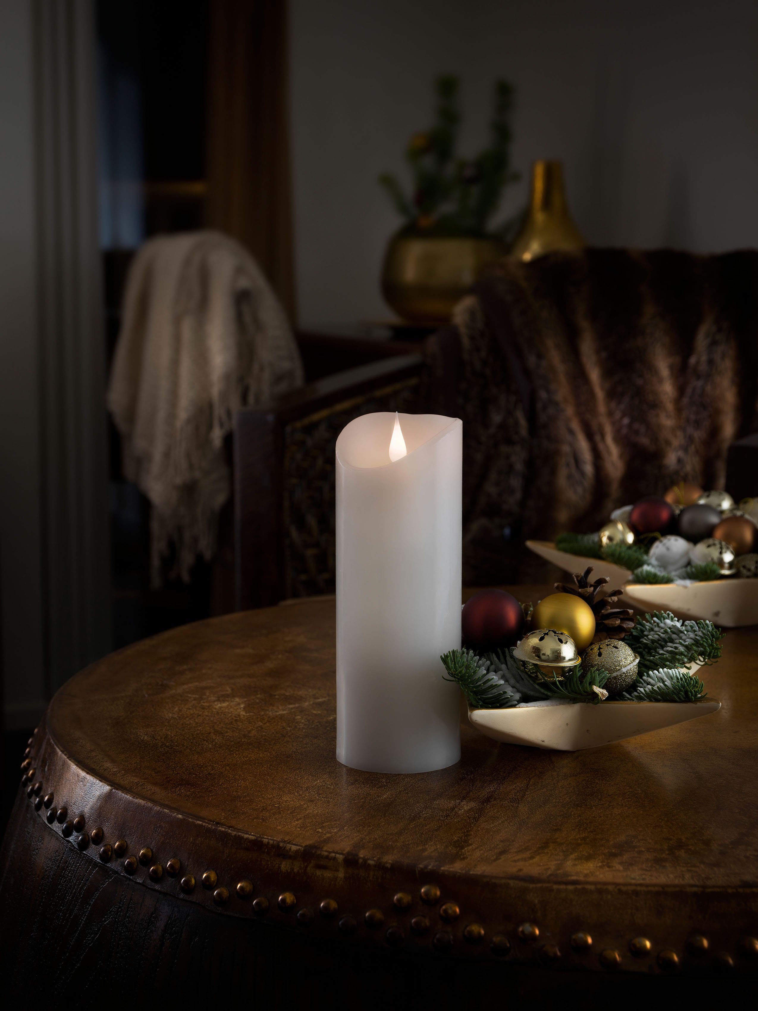 KONSTSMIDE LED-Kerze Weihnachtsdeko (1-tlg), LED Echtwachskerze, weiß, mit 3D Flamme, Ø 7,5 cm, Höhe: 20,5 cm