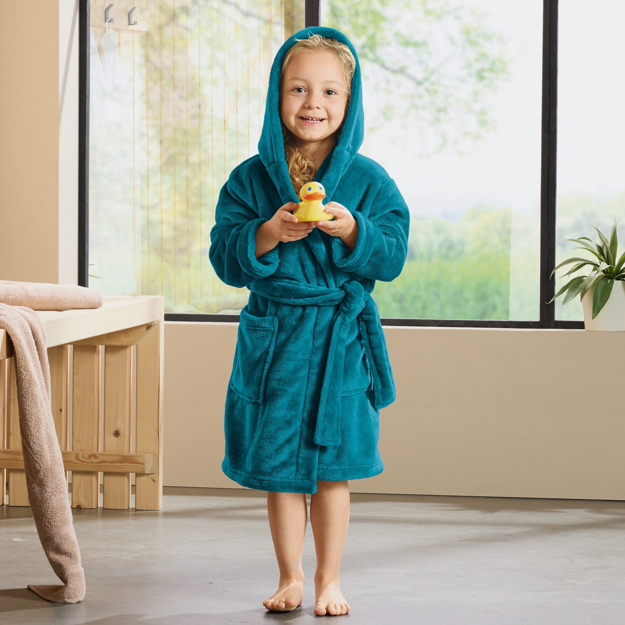 REDBEST Kinderbademantel Kinder-Bademantel "Perris" mit Kapuze, Rückenlänge: 63 cm, Fleece, mit Kapuze/mit Aufsatztasche:, default, Fleece Uni – Bild 3 von 4