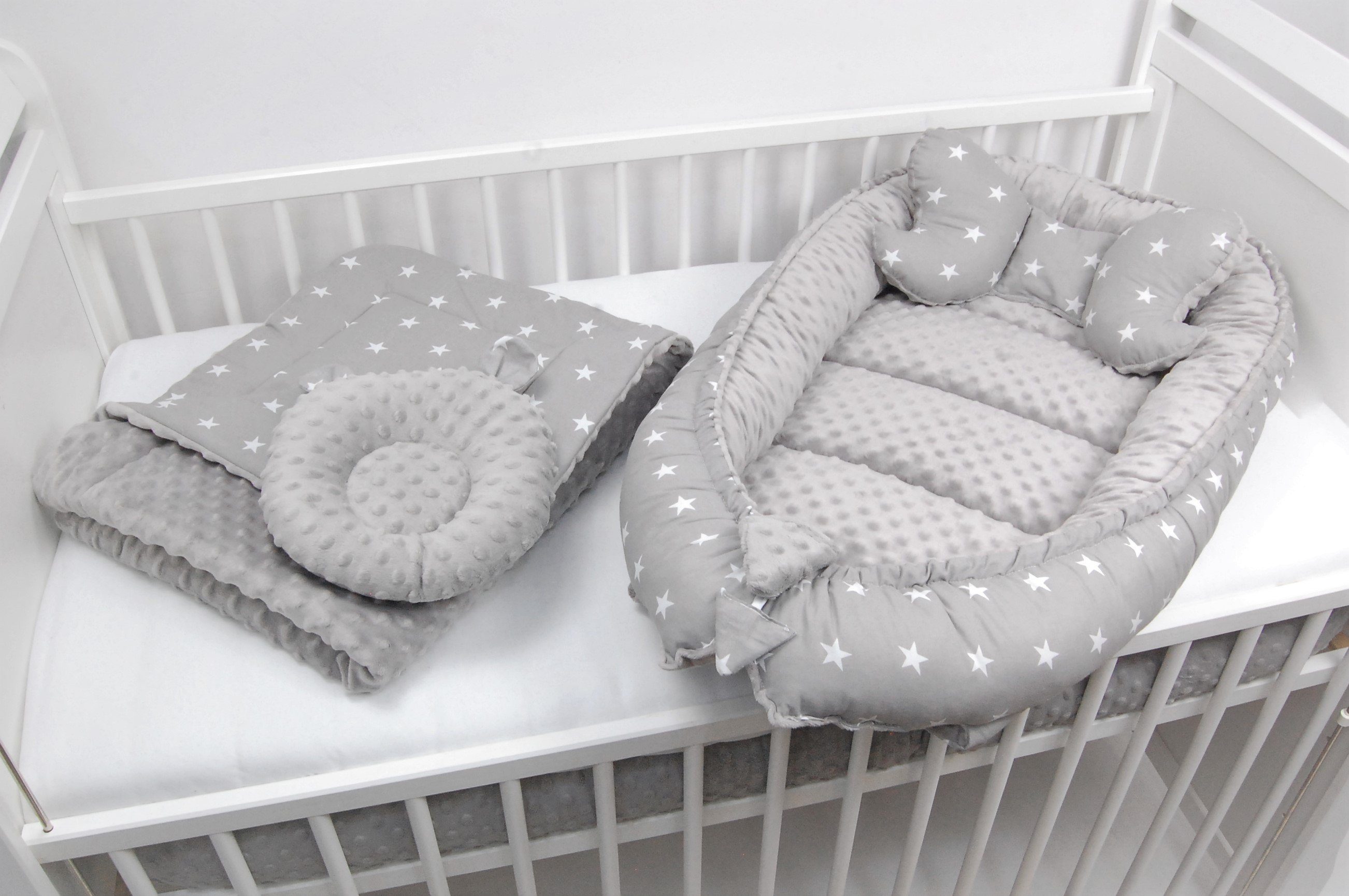 Loolay Bettnestchen MINKY/ Baumwolle BABYNEST Babykokon Geschenk Babyausstattung SETS, (MUSTER: Sterne GRAU/ MINKY Grau; SOLO oder im SETS, 4-tlg., PREMIUM BABYGESCHENK Neugeborene Nestchen, Babynestchen, Reisebett), LOOLAY® - 100% Europäische Stoffe und Kleinserien-Nähen!