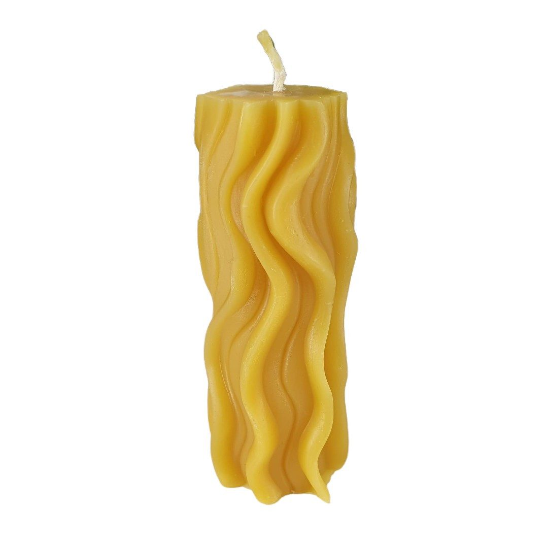 Aspinaworld Bienenwachskerze Wellen Stumpenkerze 14,5 cm – Kerze aus Bienenwachs