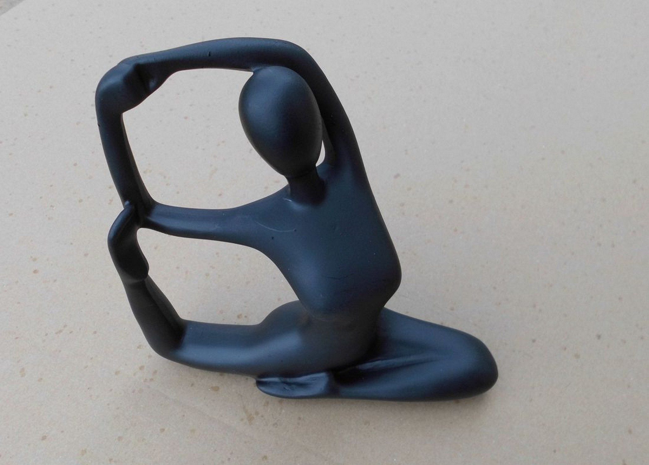 Deko-Impression Dekofigur Statue Skulptur Yoga Frau sitzend rückwärts gestreckt Fengshui (1 St)