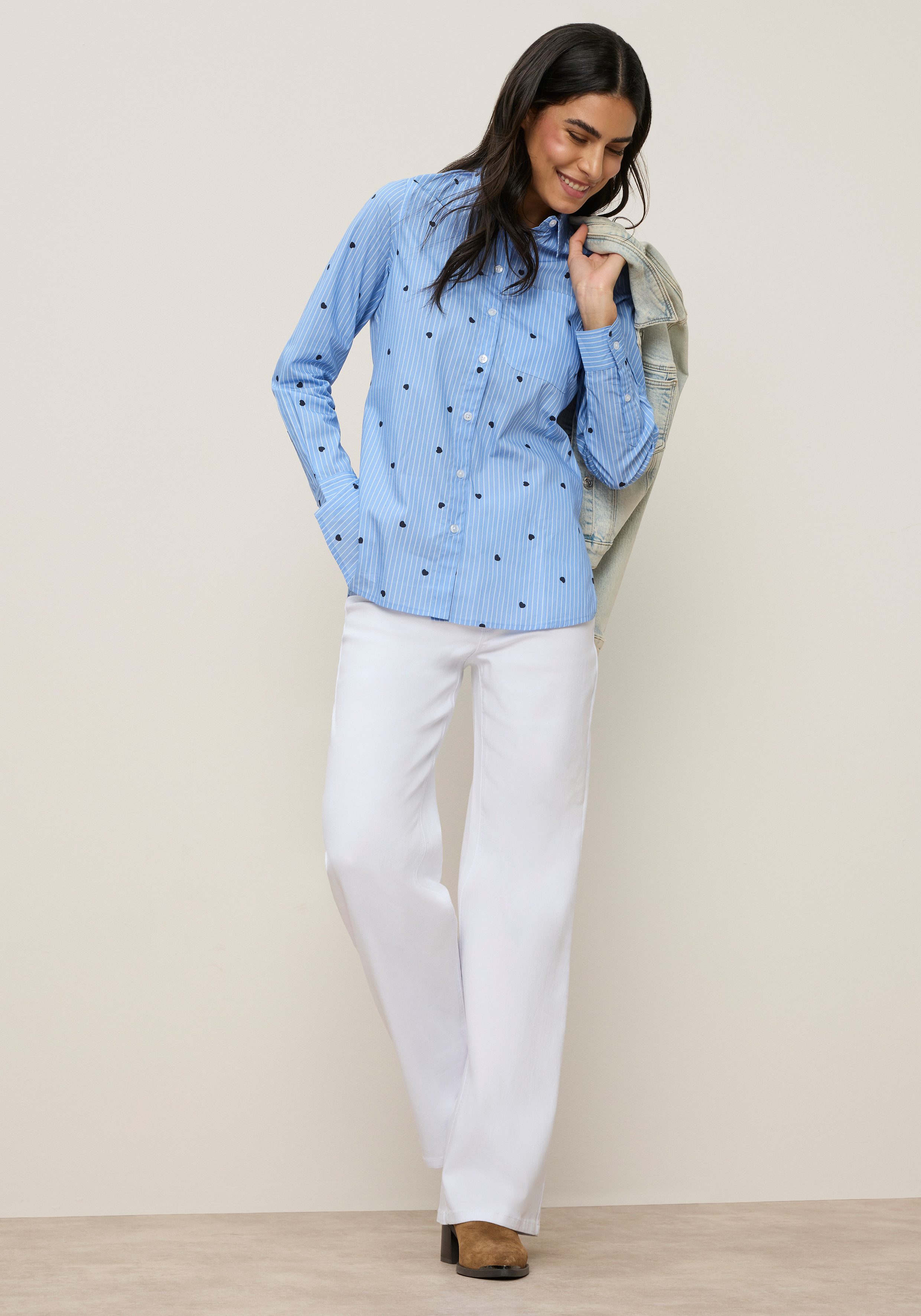 Zum Outfit 12