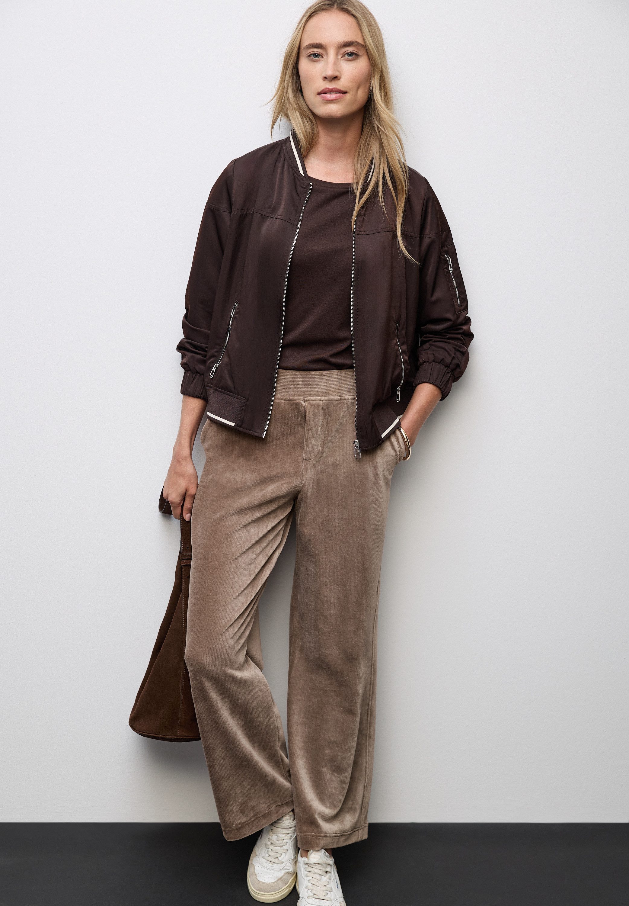 STREET ONE Cordhose mit Stretch und seitliche Taschen