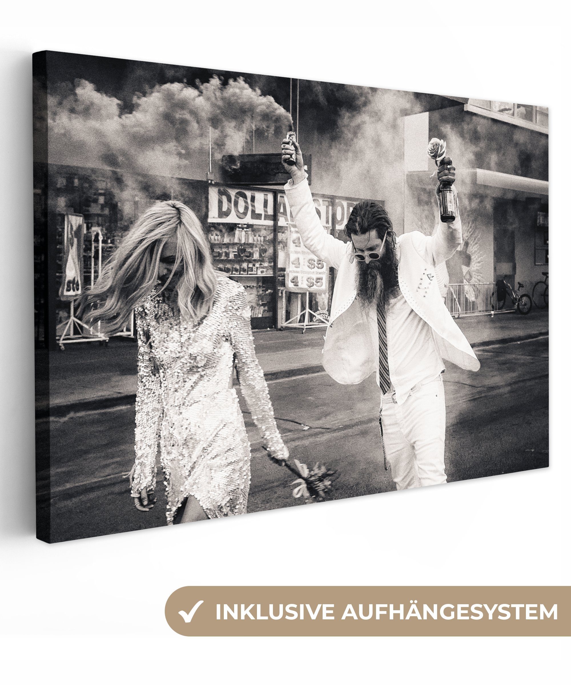 OneMillionCanvasses® Leinwandbild Las Vegas - Party - Ehepaar - Schwarz und weiß, Fotodruck (1 St), Leinwände Wanddeko Wohnzimmer Schlafzimmer 60x40 cm
