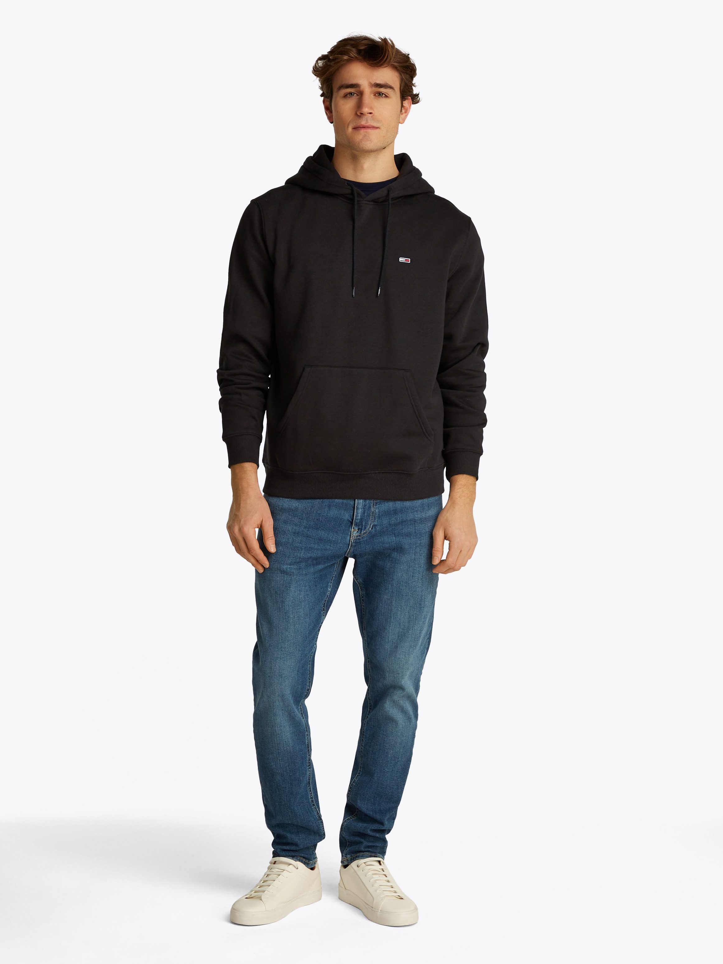 Tommy Jeans Hoodie TJM REGULAR FLAG mit bestickten Markenlogo auf Brusthöhe