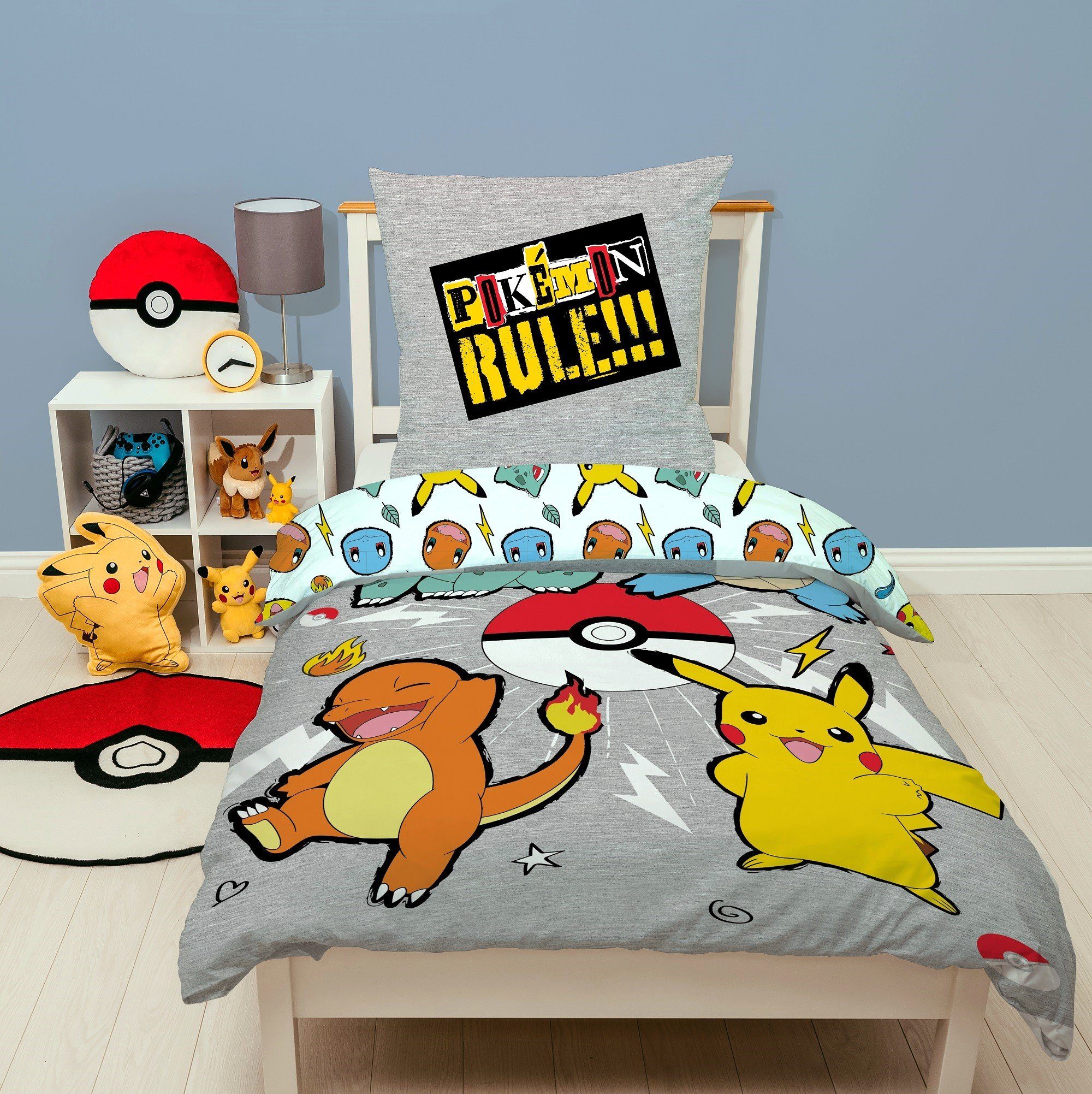 Kinderbettwäsche Pokemon "Rock" 135x200 80x80 cm aus 100% Baumwolle mit Reißverschluss, Familando, Flanell, 2 teilig, Motiv mit Pokeball, Shiggy, Glumanda, Bisasam und Pikachu | Bettwäsche-Sets