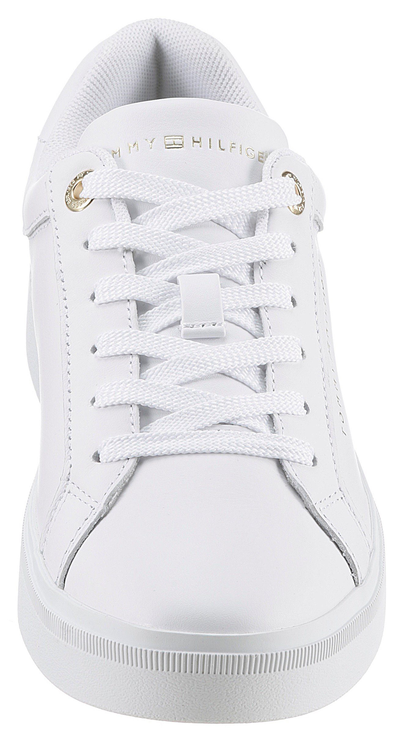 Tommy Hilfiger ELEVATED ESSENTIAL COURT SNEAKER Plateausneaker mit Kontrastbesatz an der Ferse, Freizeitschuh, Halbschuh, Schnürschuh. Reduzierter Preis € 82,13. Unverbindliche Preisempfehlung € 109,90