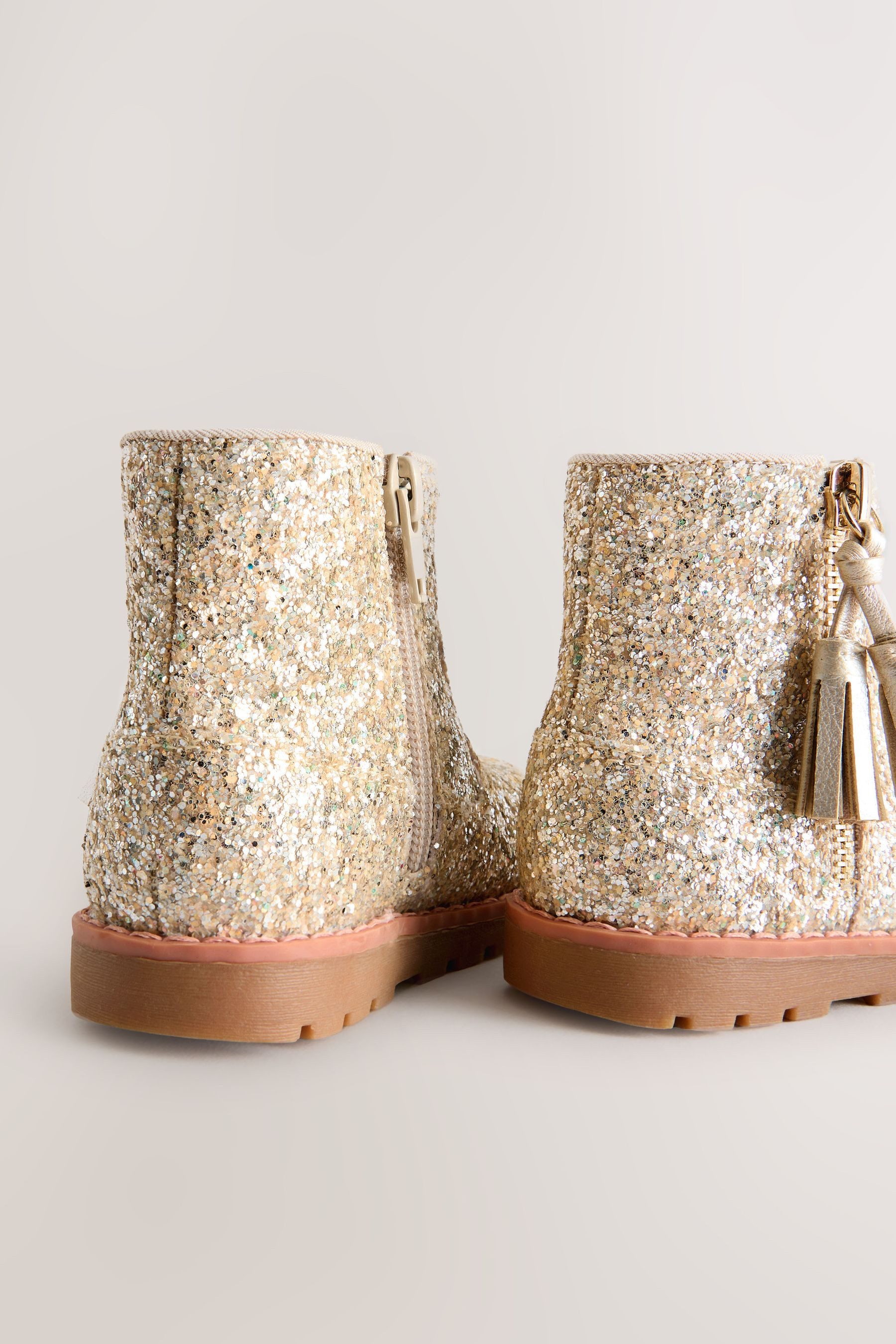 Next Chelseastiefel mit Quaste, weite Passform Stiefelette (1-tlg)