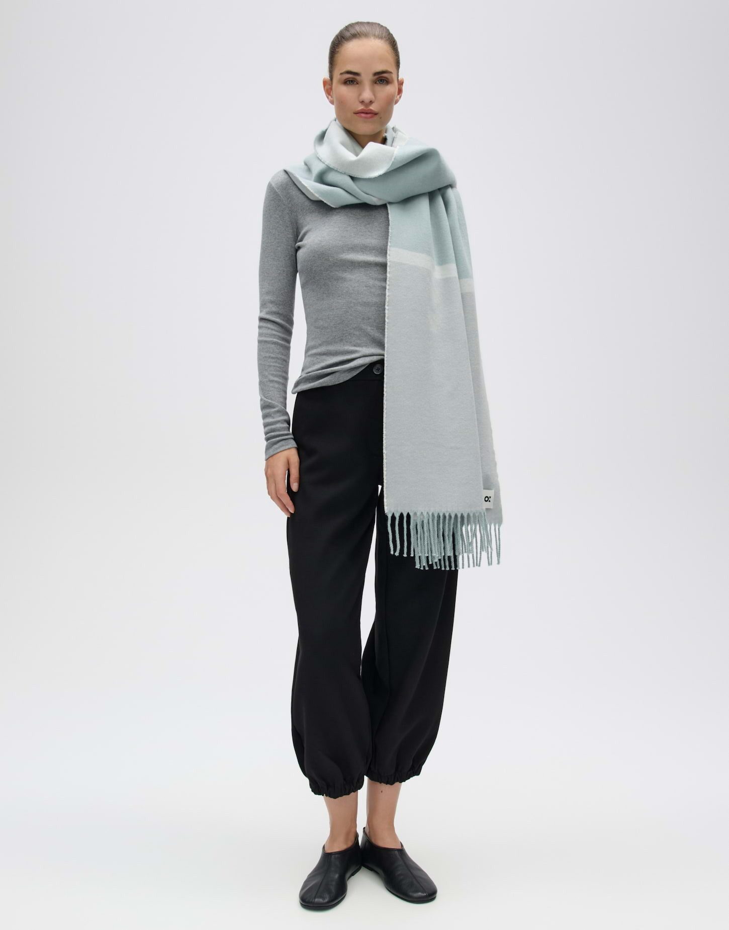 OPUS Schal Aglinda scarf aus fließender Webware, Rechteckige Form mit angerauter Oberfläche und weichem Griff – Bild 3 von 4
