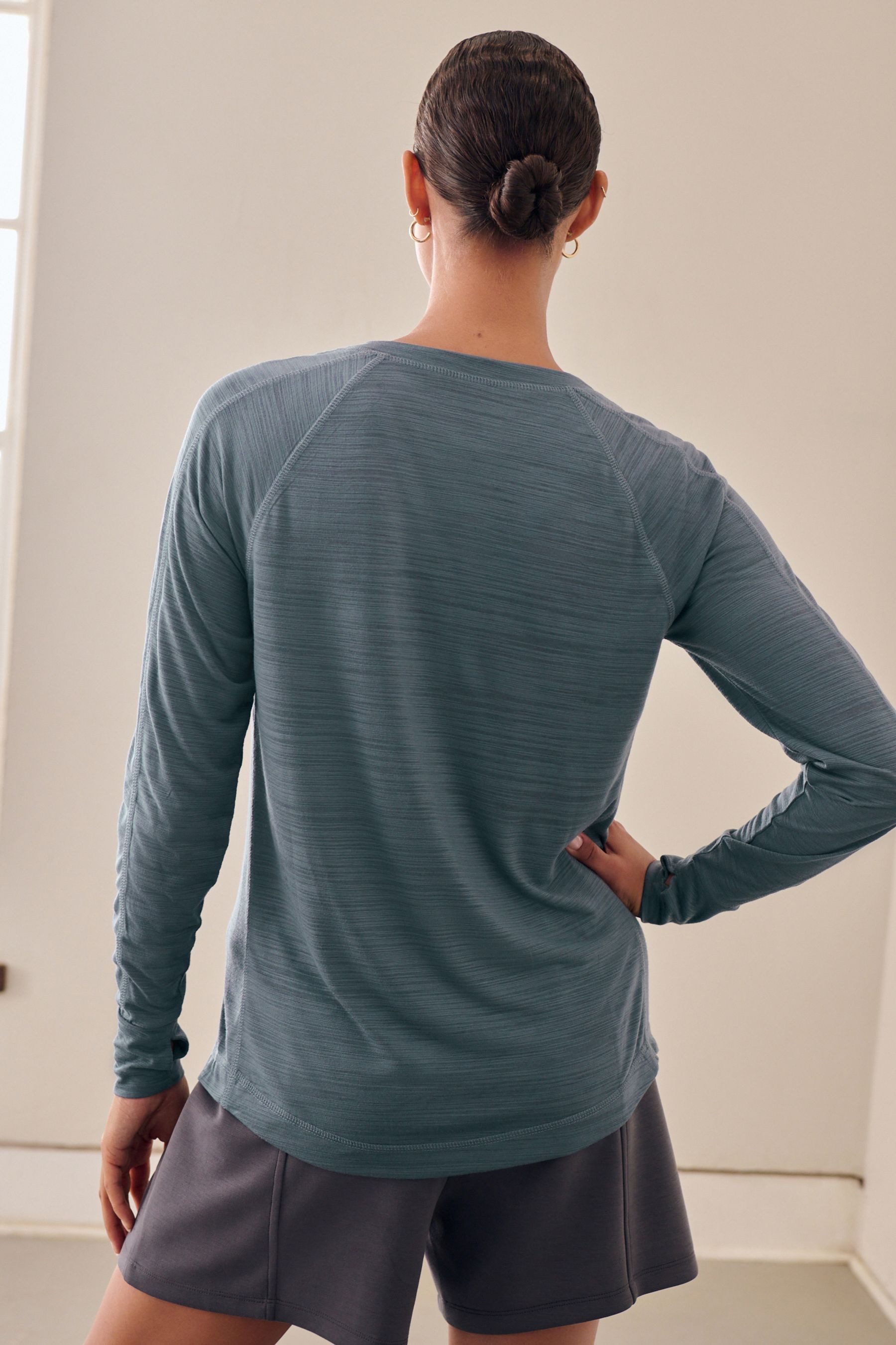 Next Langarmshirt Langärmeliges, leichtes Active Sportoberteil (1-tlg) günstig online kaufen