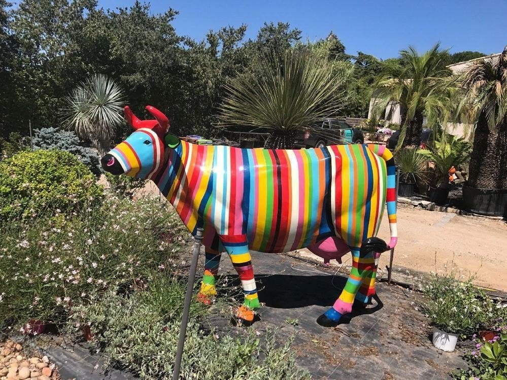 Abstrakte Rind Garten Luxus Skulptur, Figur Kunststoff Designer Deko Skulpturen JVmoebel Moderne