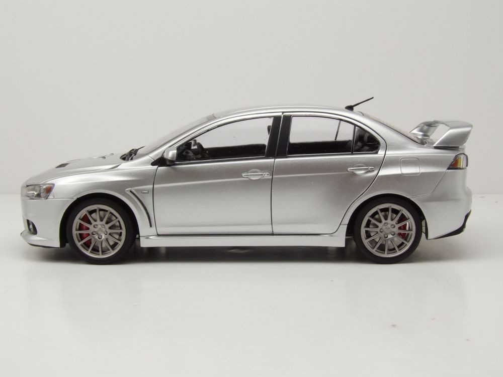 Sun Star Modellauto Mitsubishi Lancer Evo X silber, Maßstab 1:18