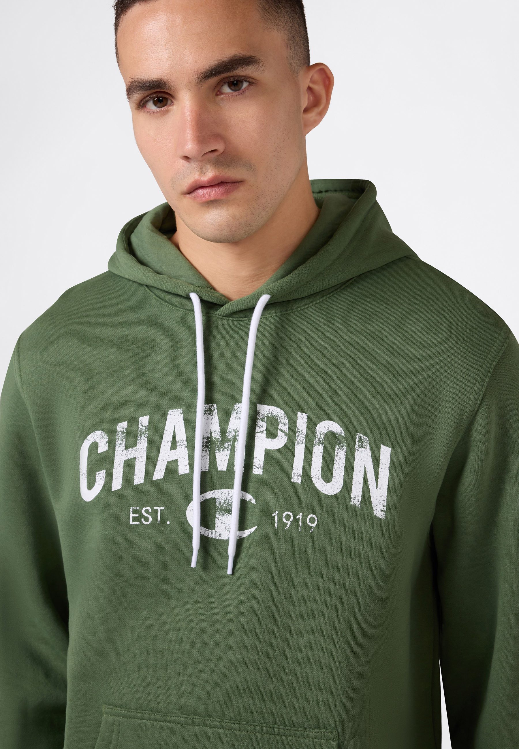 Champion Kapuzensweatshirt SPORTWEAR HOODIE Standard Fit Langarm-Ausführung, aus Baumwolle und Polyester, Standard Fit