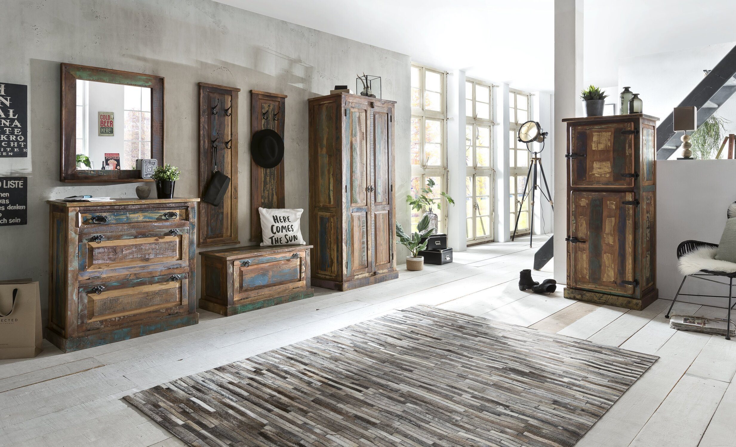 TPFLiving Garderobenpaneel Kaltak - mit 4-Doppel-Kleiderhaken (aus buntem Altholz - bunt, Vinatge - Shabby Chic), Produktlinie: Alaska - Breite: 35 cm, Höhe: 110 cm, Tiefe: 8 cm