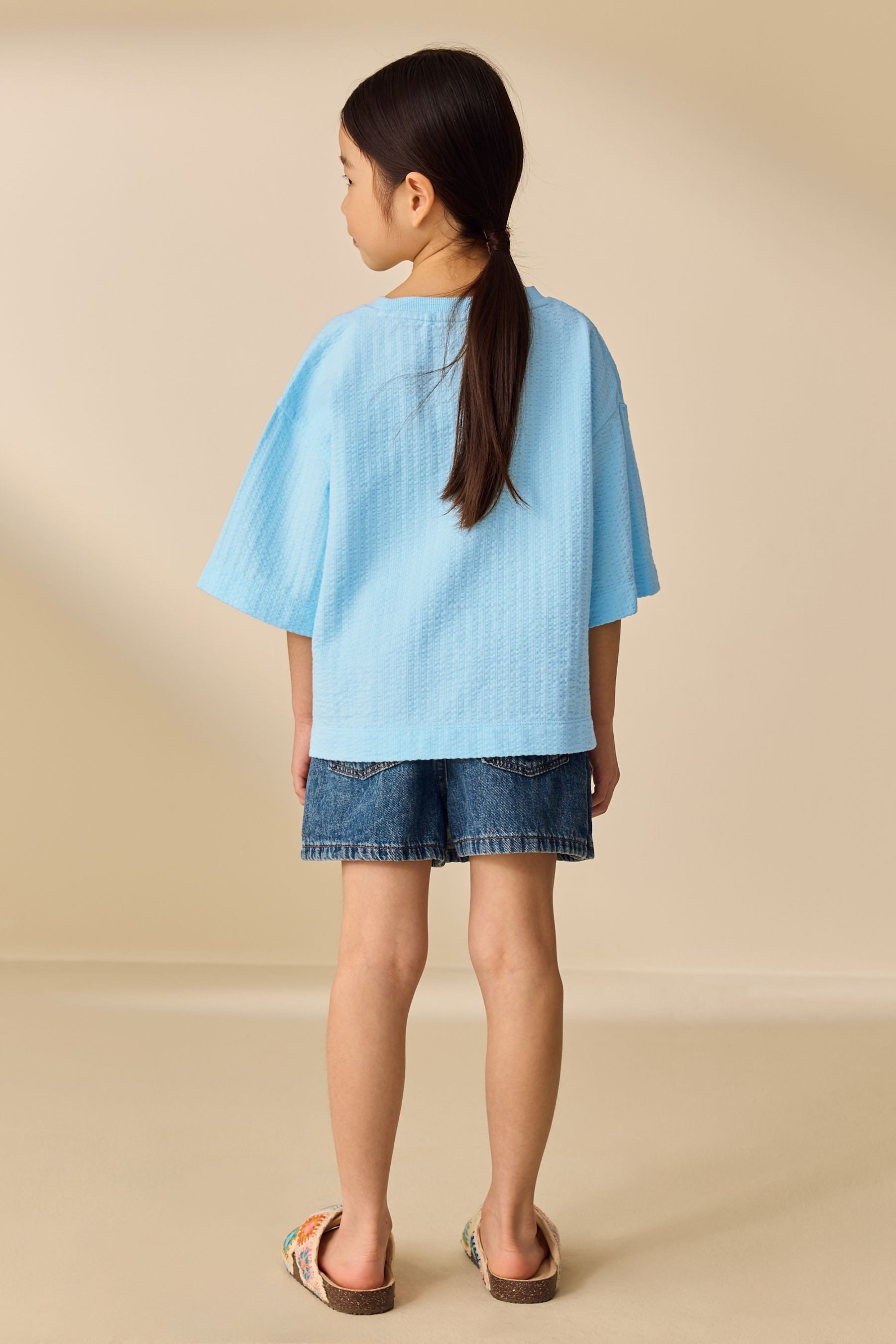 Next Paillettenshirt Kastiges Oversized Fit T-Shirt mit Pailletten (1-tlg) – Bild 2 von 5