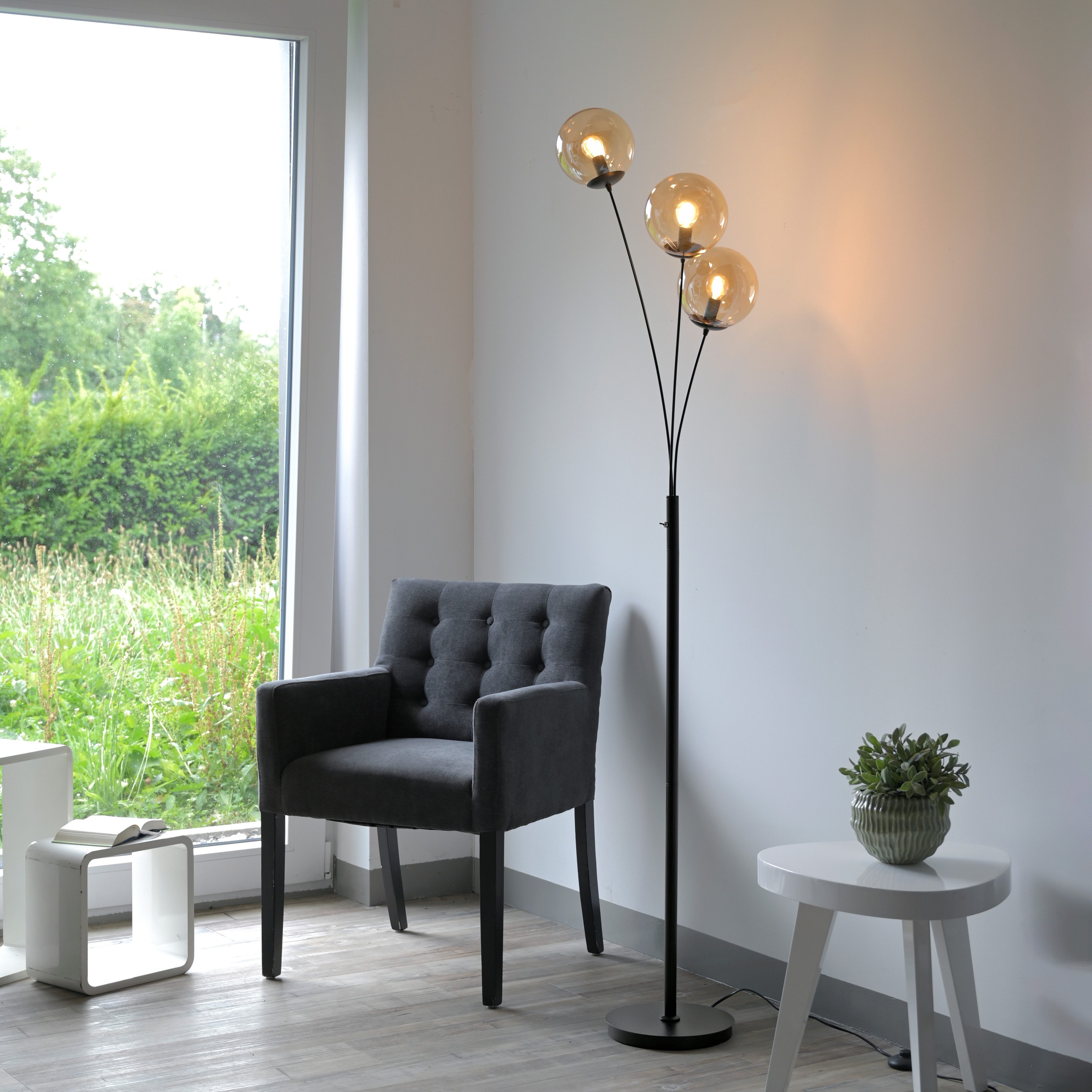 my home Stehlampe Nymölla, ohne Leuchtmittel, Stehleuchte mit großen Glasku günstig online kaufen