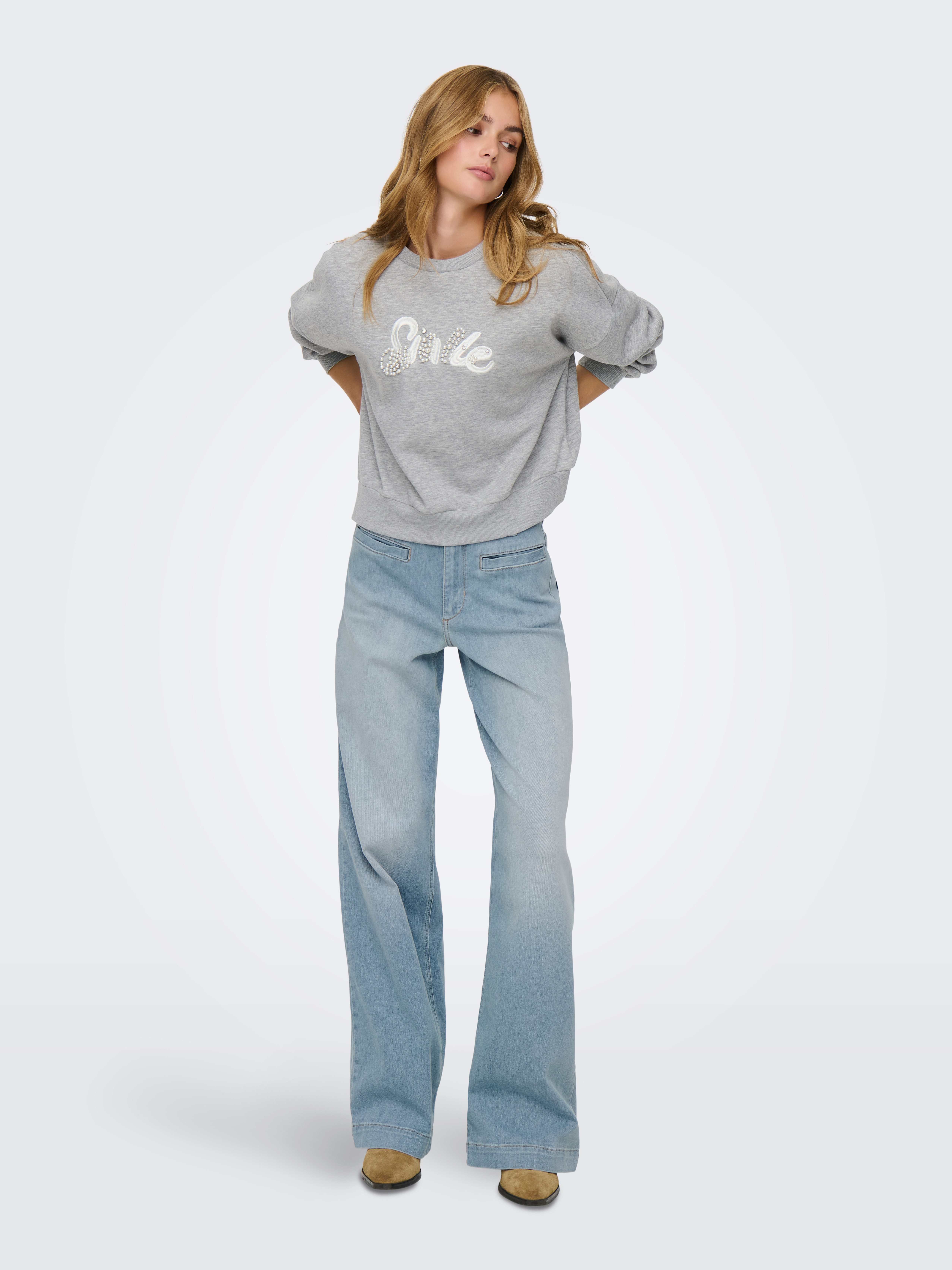 ONLY Sweatshirt ONLALMA L/S O-NECK DETAIL BOX CC UB SWT mit Zierperlen