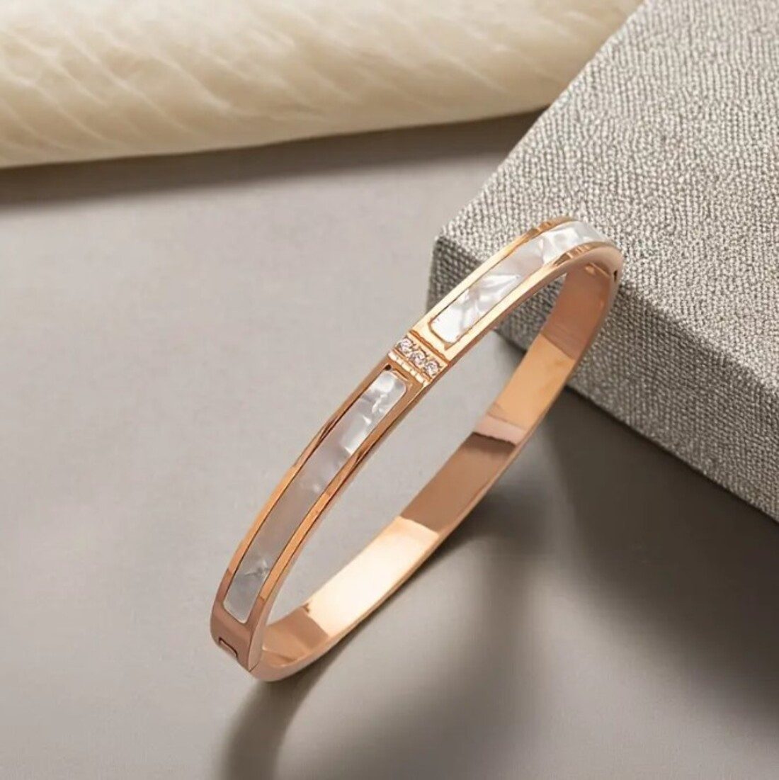 Lale Collection® Armreif Edelstahl-Armreif Muschel & Strass Accessoire Gold günstig online kaufen