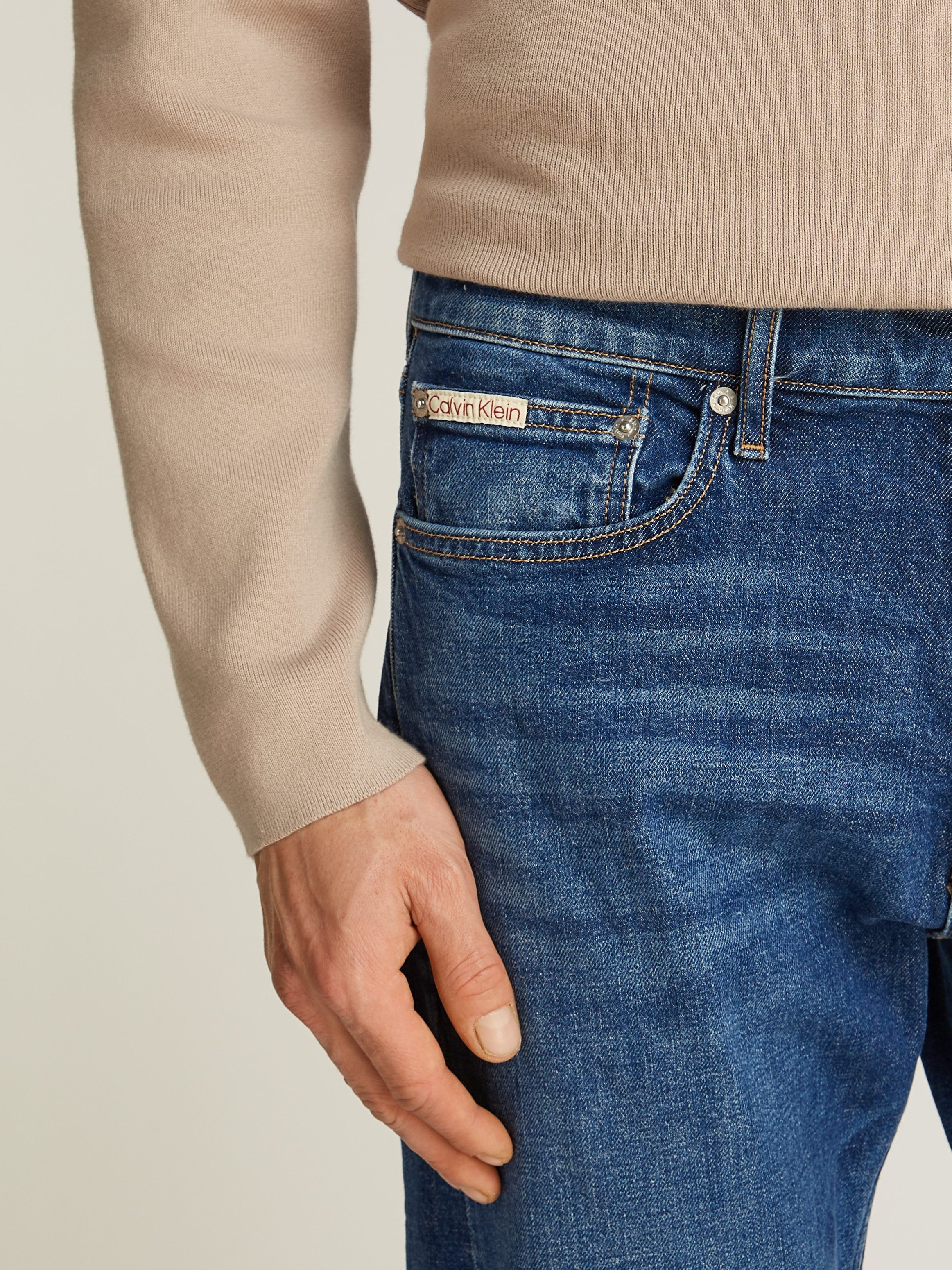 Calvin Klein Jeans Straight-Jeans STANDARD STRAIGHT Coinpocket, Logostickerei