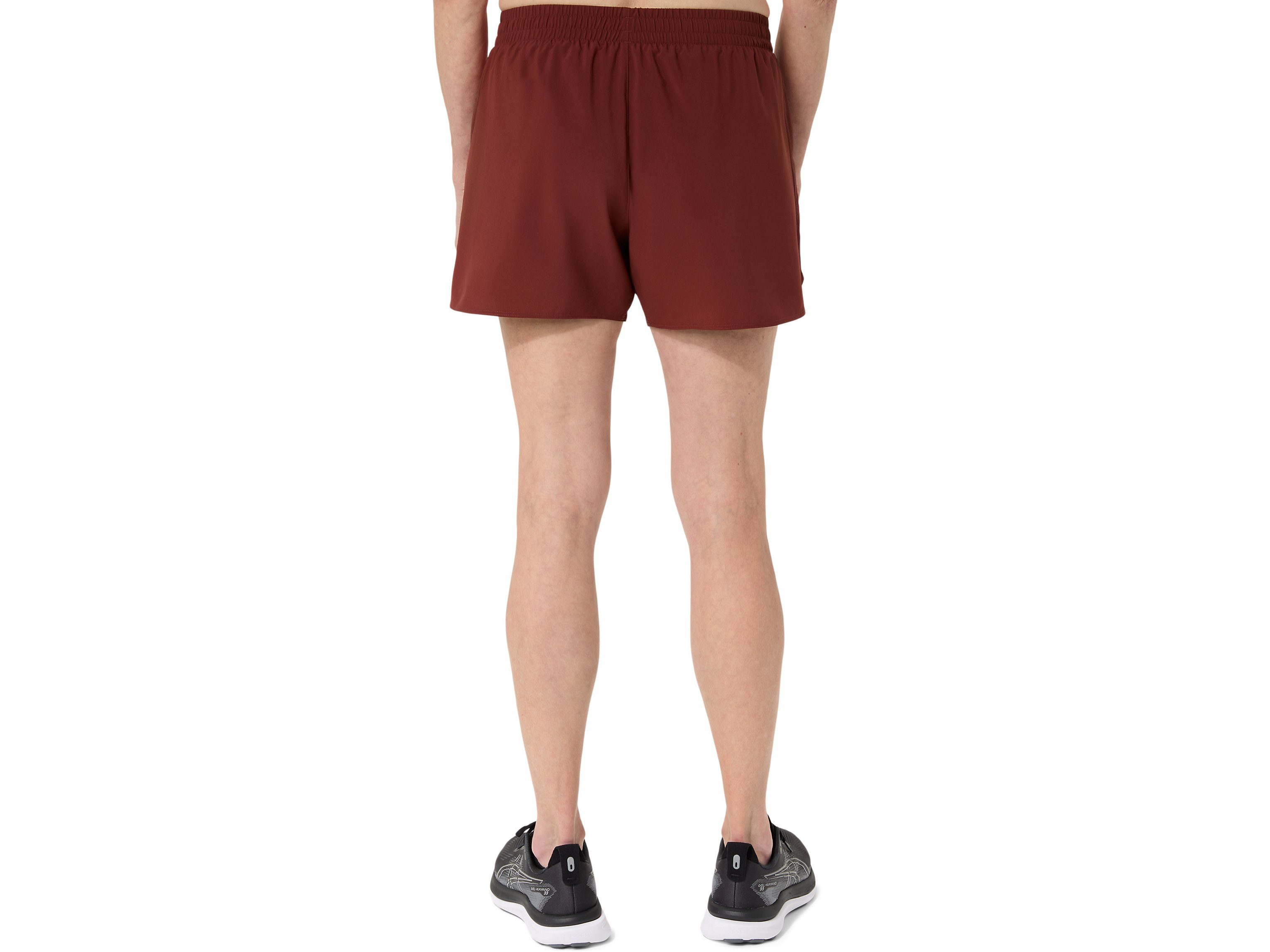 Asics Laufshorts ASICS CORE 4IN SHORT mit seitlichem Einsatz, bequeme Passform, weit geschnittene Form