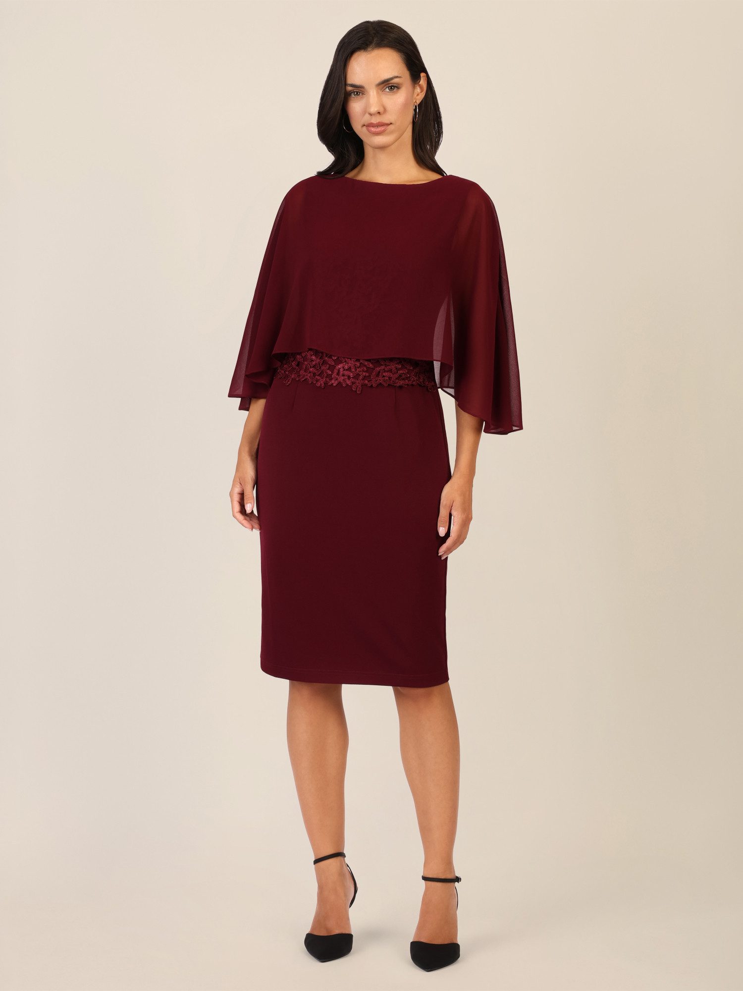 Apart Abendkleid in Lagenoptik mit Spitzenborte