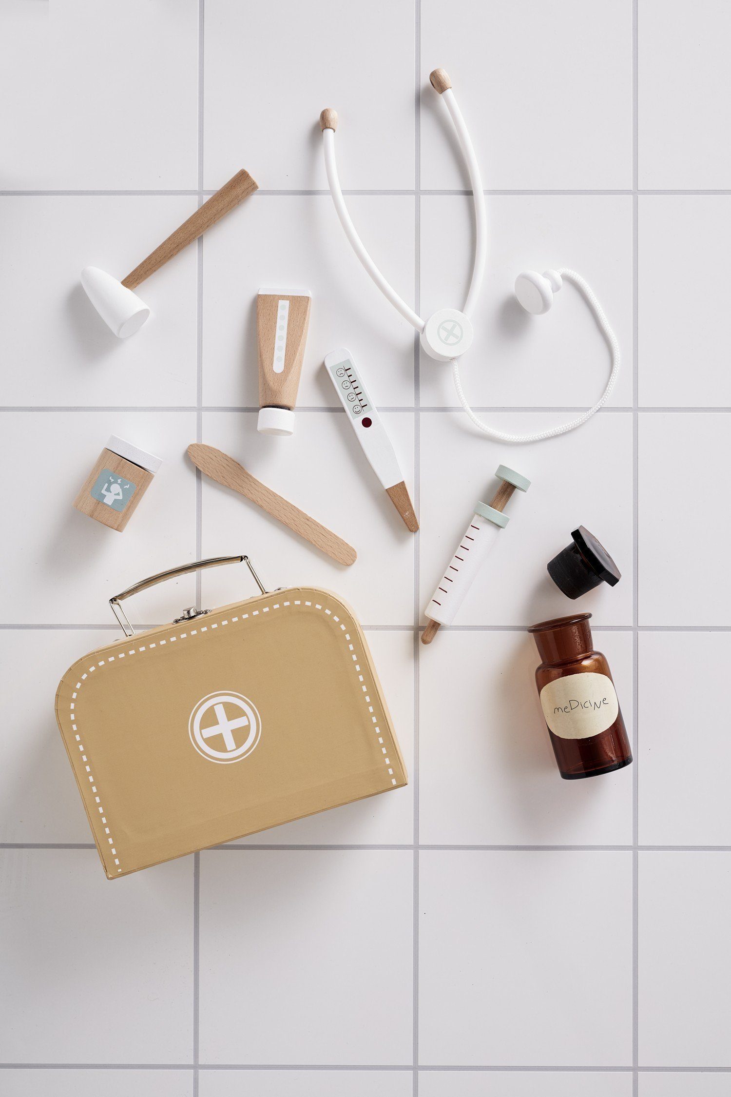 Kids Concept Spielzeug-Arztkoffer Arztkoffer mit Instrumenten