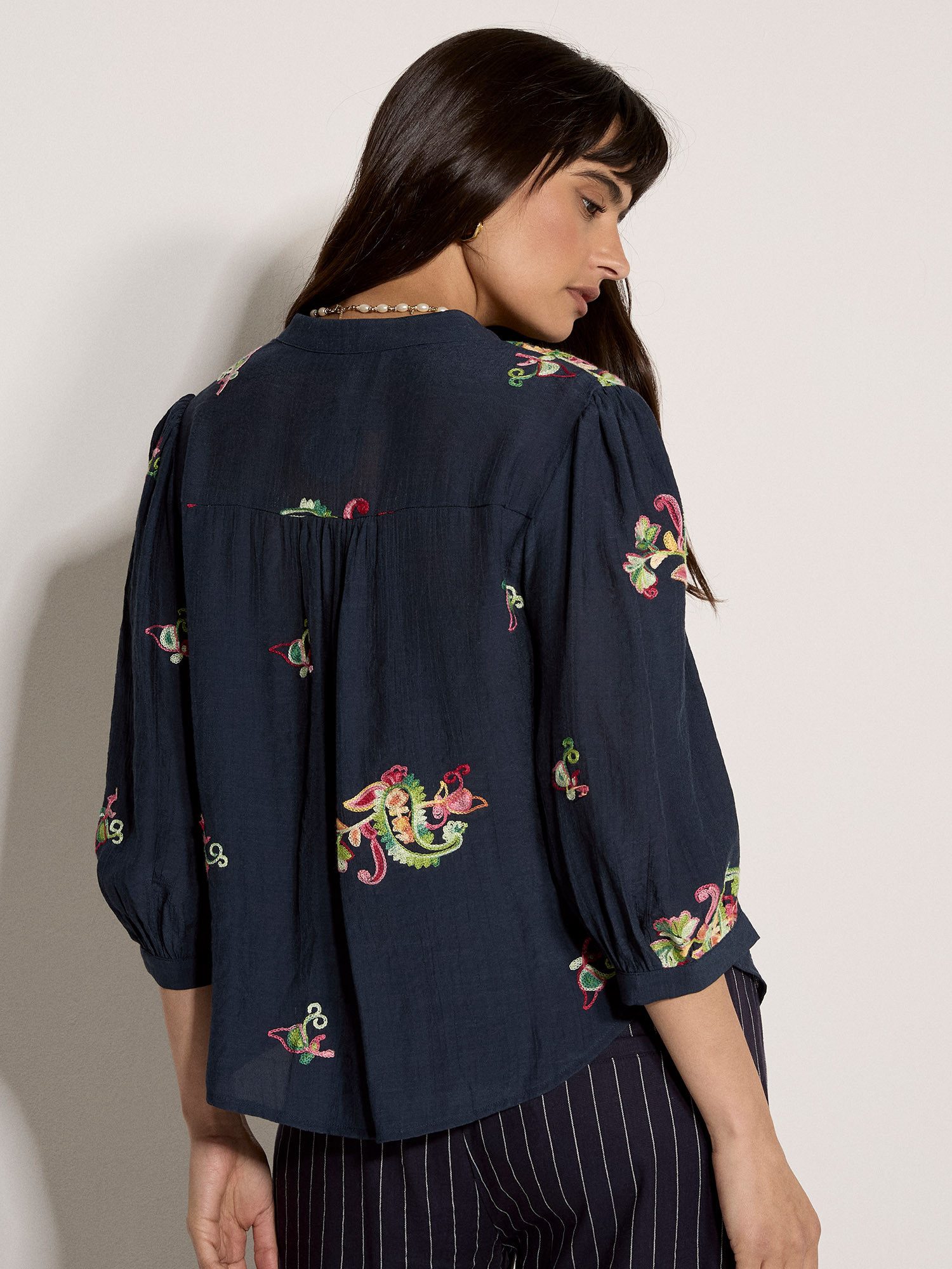 Apricot Blusentop Bluse mit Blumen- und Paisley-Muster mit Stickerei – Bild 4 von 4