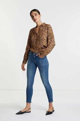 Rich & Royal Druckbluse im Allover-Leo-Print, Web aus nachhaltigem Material