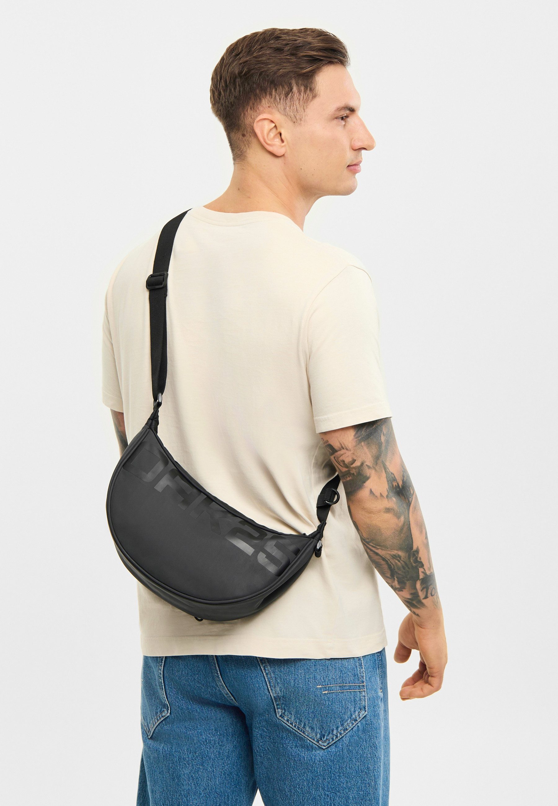 OAK25 Umhängetasche Luminite Moon Bag reflektierend & wasserabweisend, Reflective Halbmondtasche mit praktischem Bike-Strap