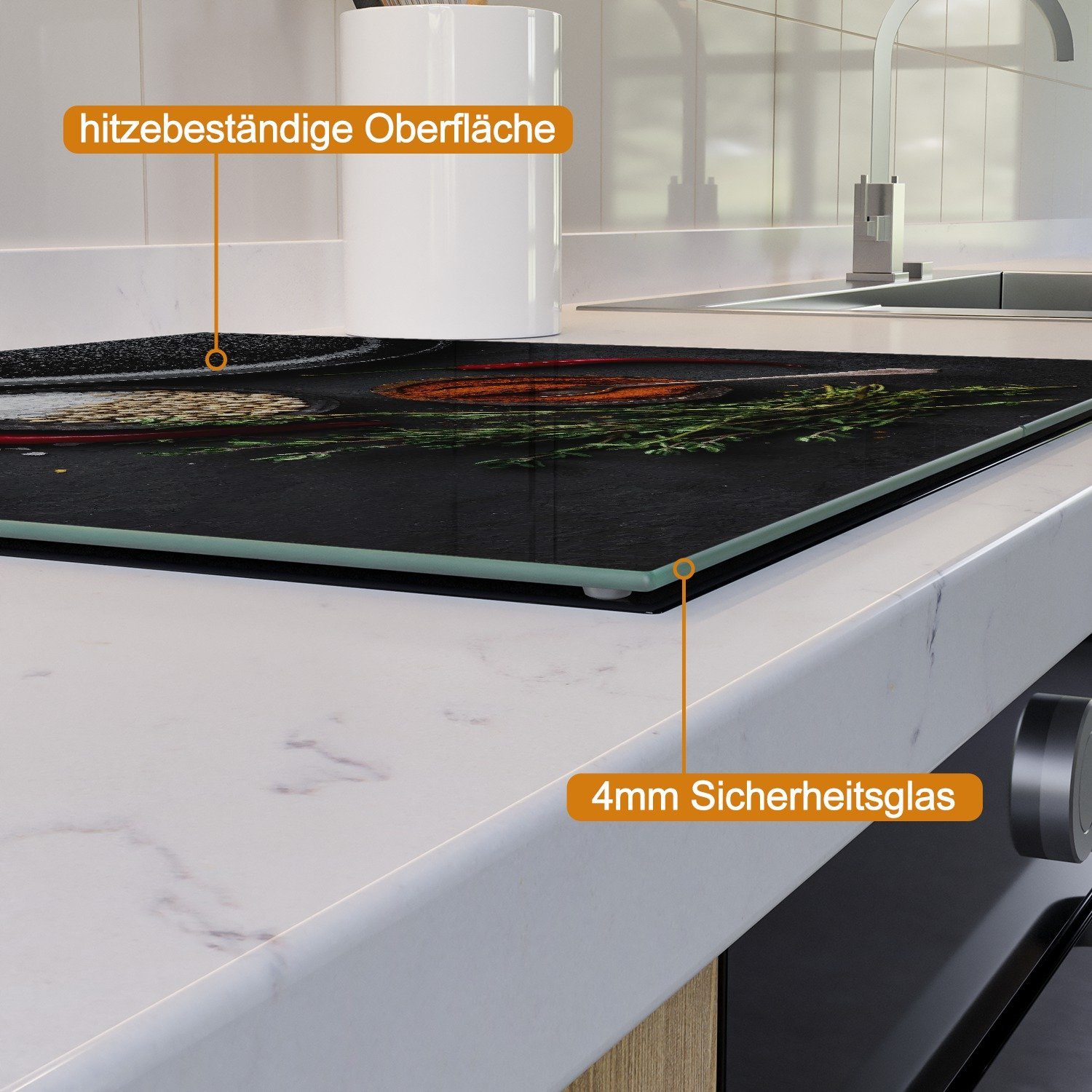 Wallario Herd-Abdeckplatte Chili und Pfeffer - Gewürze neben einer Eisenpfanne, ESG-Sicherheitsglas, (Glasplatte, 2 tlg., inkl. 5mm Noppen), verschiedene Größen