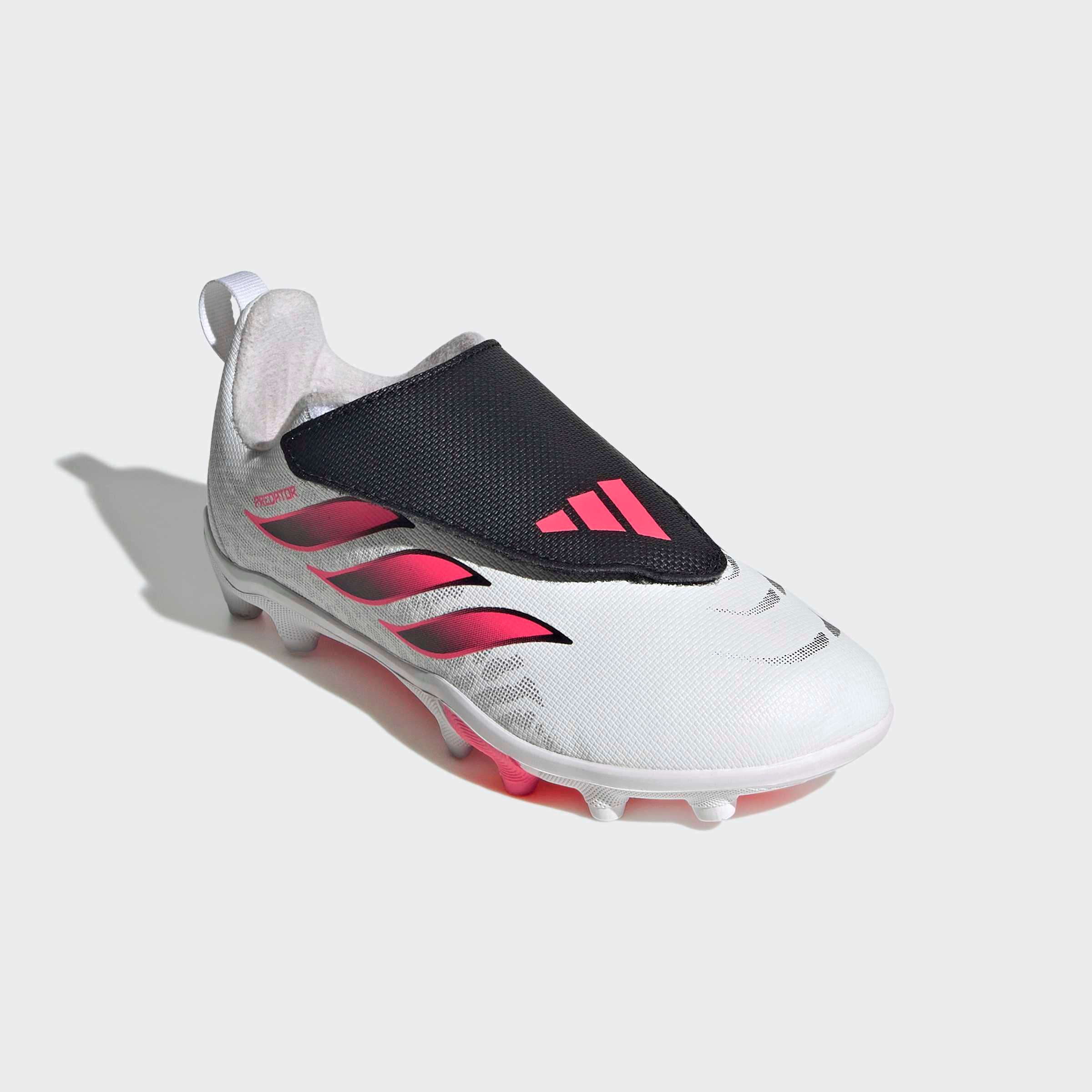 adidas Performance PREDATOR CLUB KIDS, KLETTVERSCHLUSS, FESTE BÖDEN/MULTI GROUND Fußballschuh für viele verschiedene Böden geeignet, für Jugendliche & Kinder