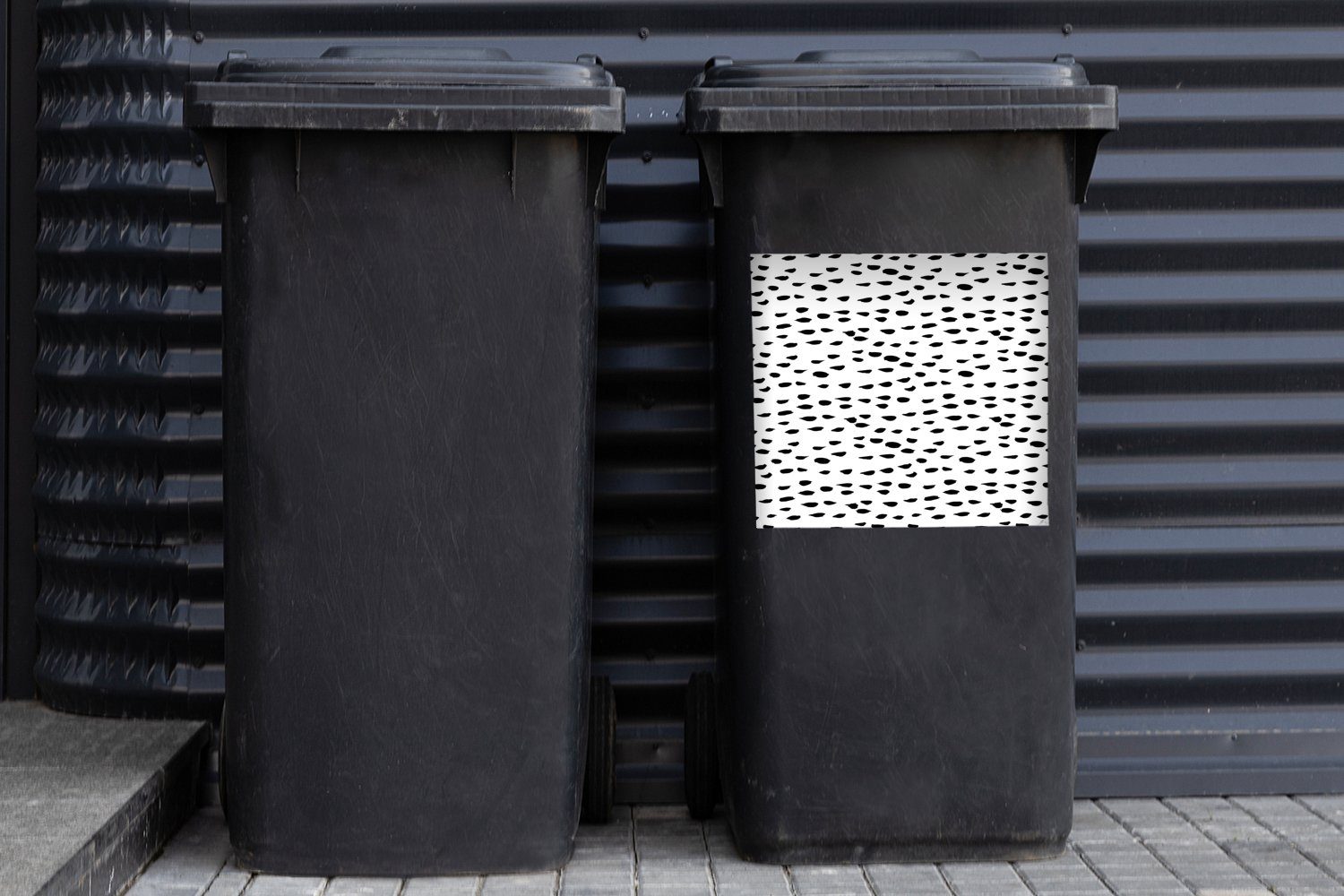 MuchoWow Wandsticker Container, St), - - (1 Abfalbehälter Punkte Sticker, Schwarz - Weiß Mülltonne, Design Mülleimer-aufkleber