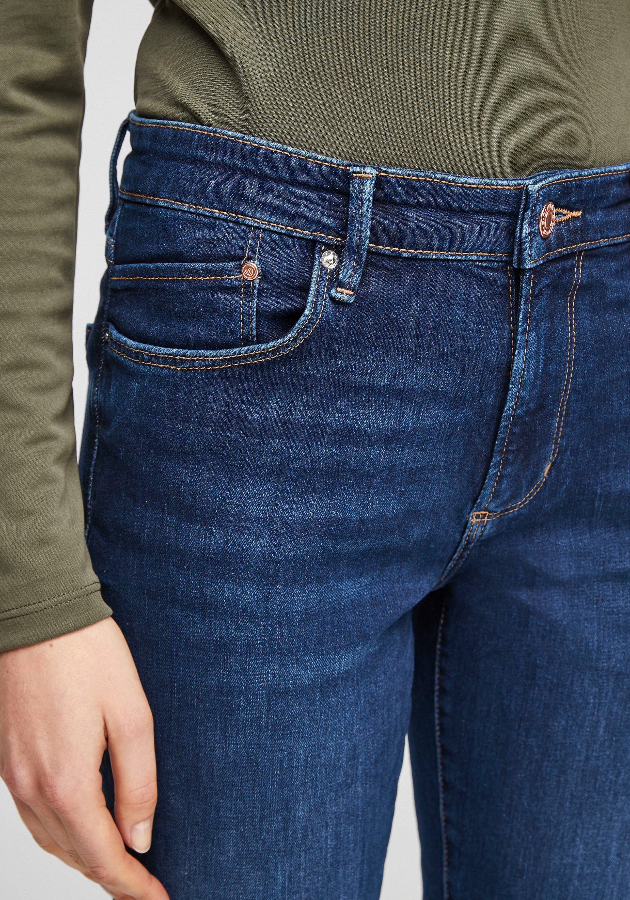 s.Oliver Slim-fit-Jeans Betsy dark-blue Form in Basic 5-Pocket