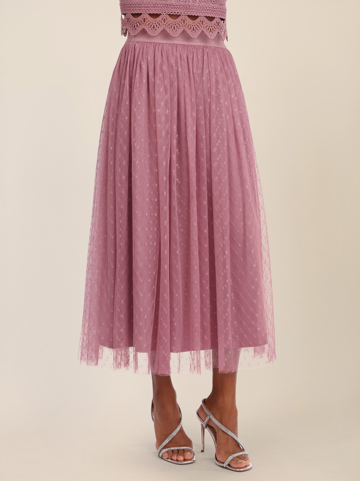 Apart Maxirock mit Tupfen und Futter