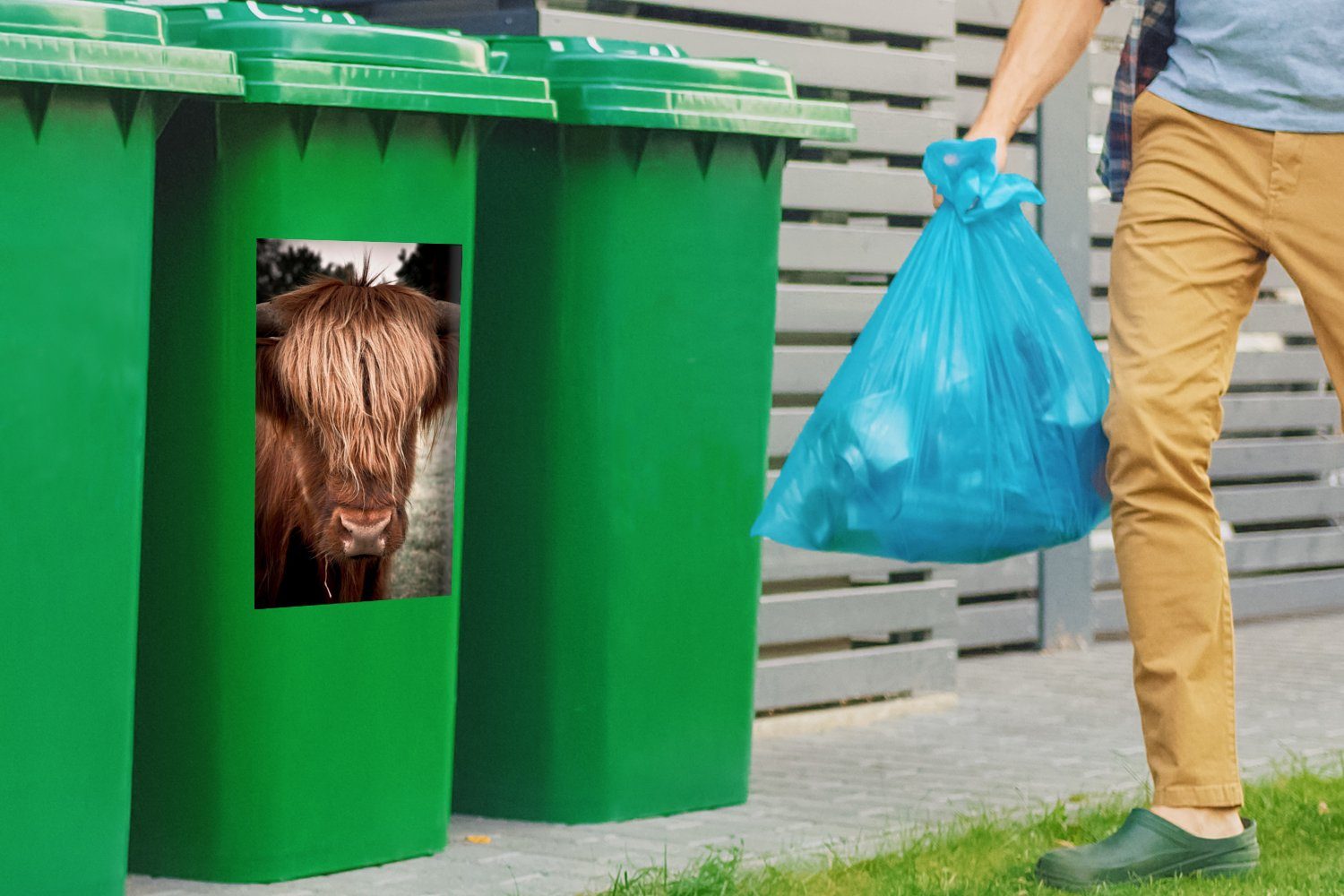 Mülleimer-aufkleber, Gras Container, (1 MuchoWow Abfalbehälter Mülltonne, Sticker, - - St), Highlander Baum Wandsticker Schottischer