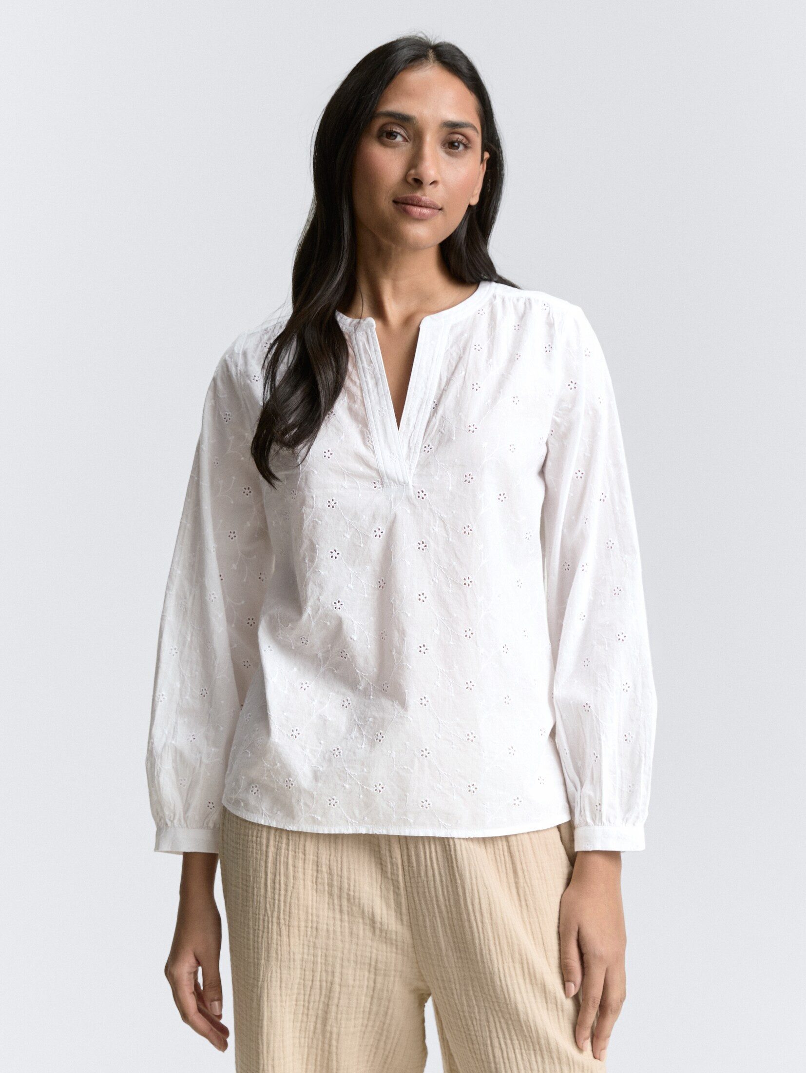 Langarmbluse Bluse mit Lochstickerei