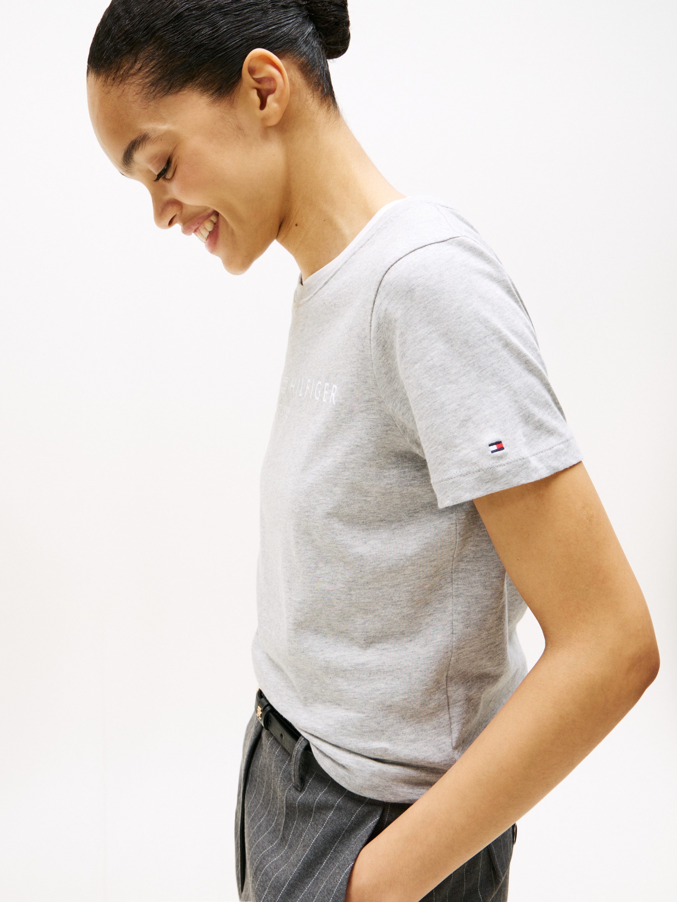 Tommy Hilfiger Kurzarmshirt REG CORP LOGO C-NK mit Logoschriftzug und Stick günstig online kaufen