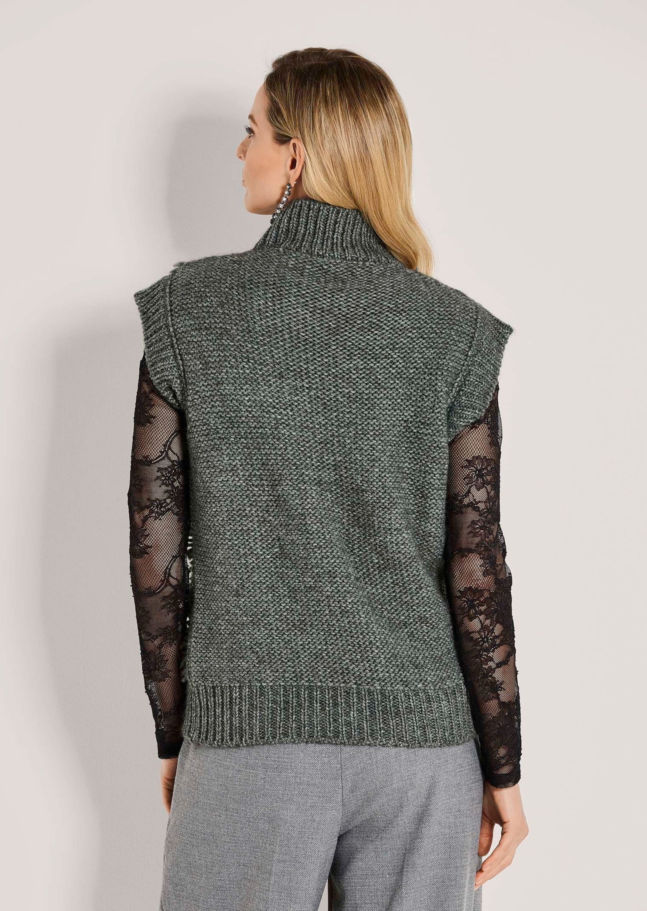 MADELEINE Pullunder Moderner Fransenstrick mit Stehkragen Überschnittene Schultern ohne Arm, glatte Rückseite