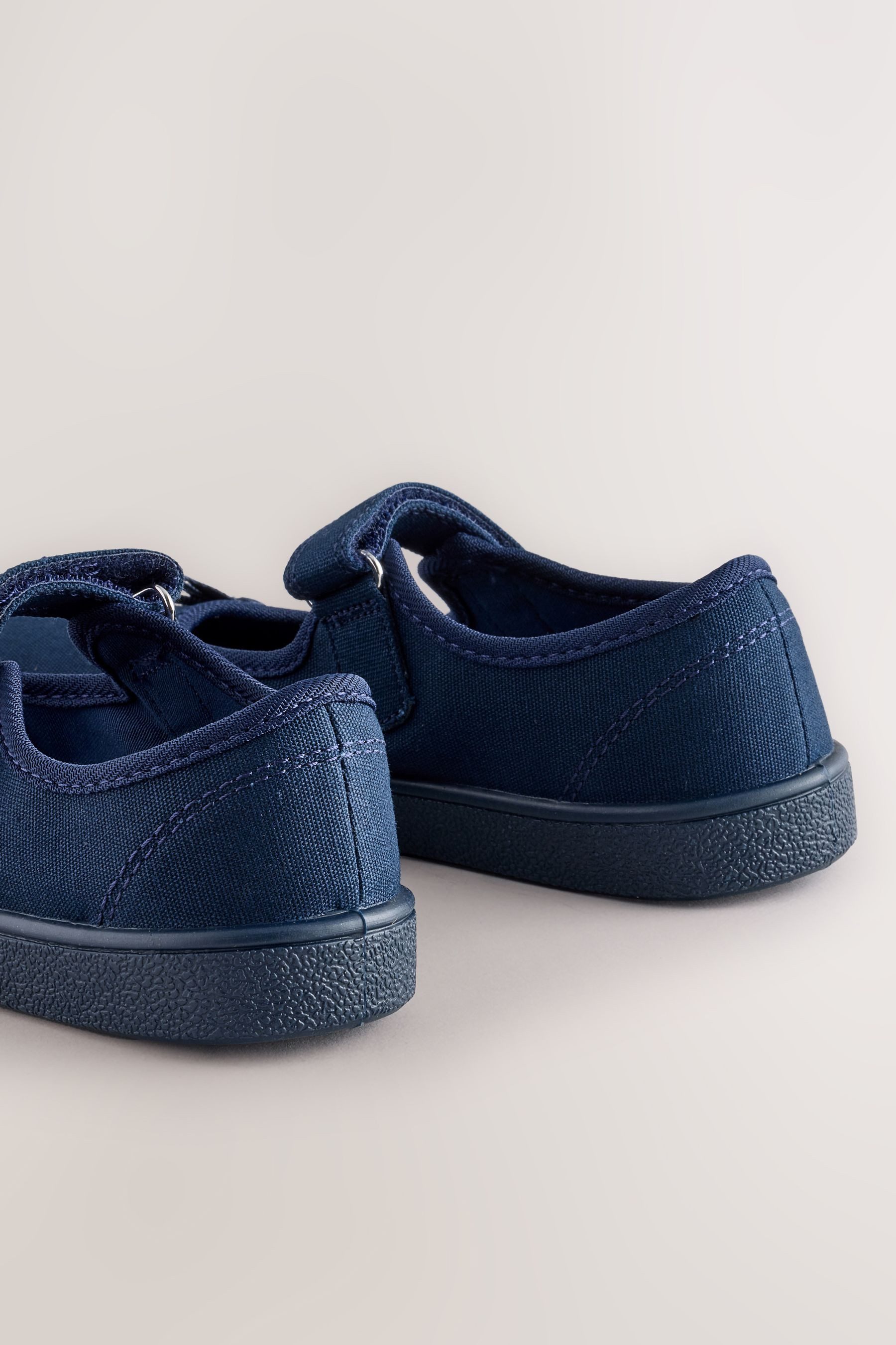 Next Stoffschuhe für die Schule mit Schleife Sneaker – Bild 4 von 5