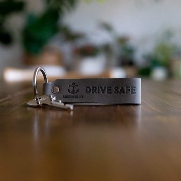 Ankerpunkt Schlüsselanhänger mit Gravur Drive Safe Grau, Geschenke für Frauen & Männer zum Geburtstag, Weihnachten, Nikolaus