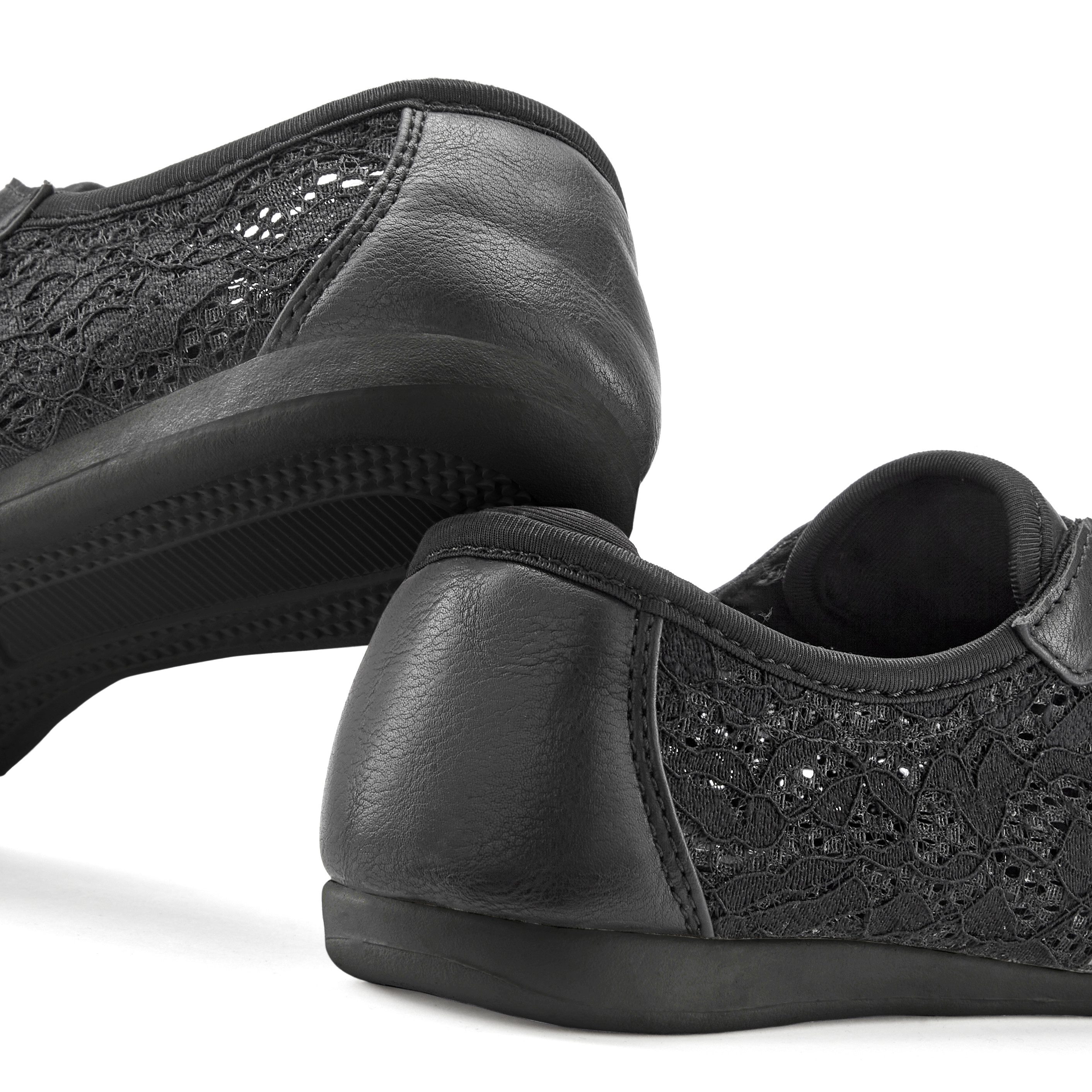 LASCANA Freizeitschuh, Halbschuh, Slip-On-Sneaker, Sneaker mit modischen Spitzendetails & herausnehmbarer Innensohle VEGAN