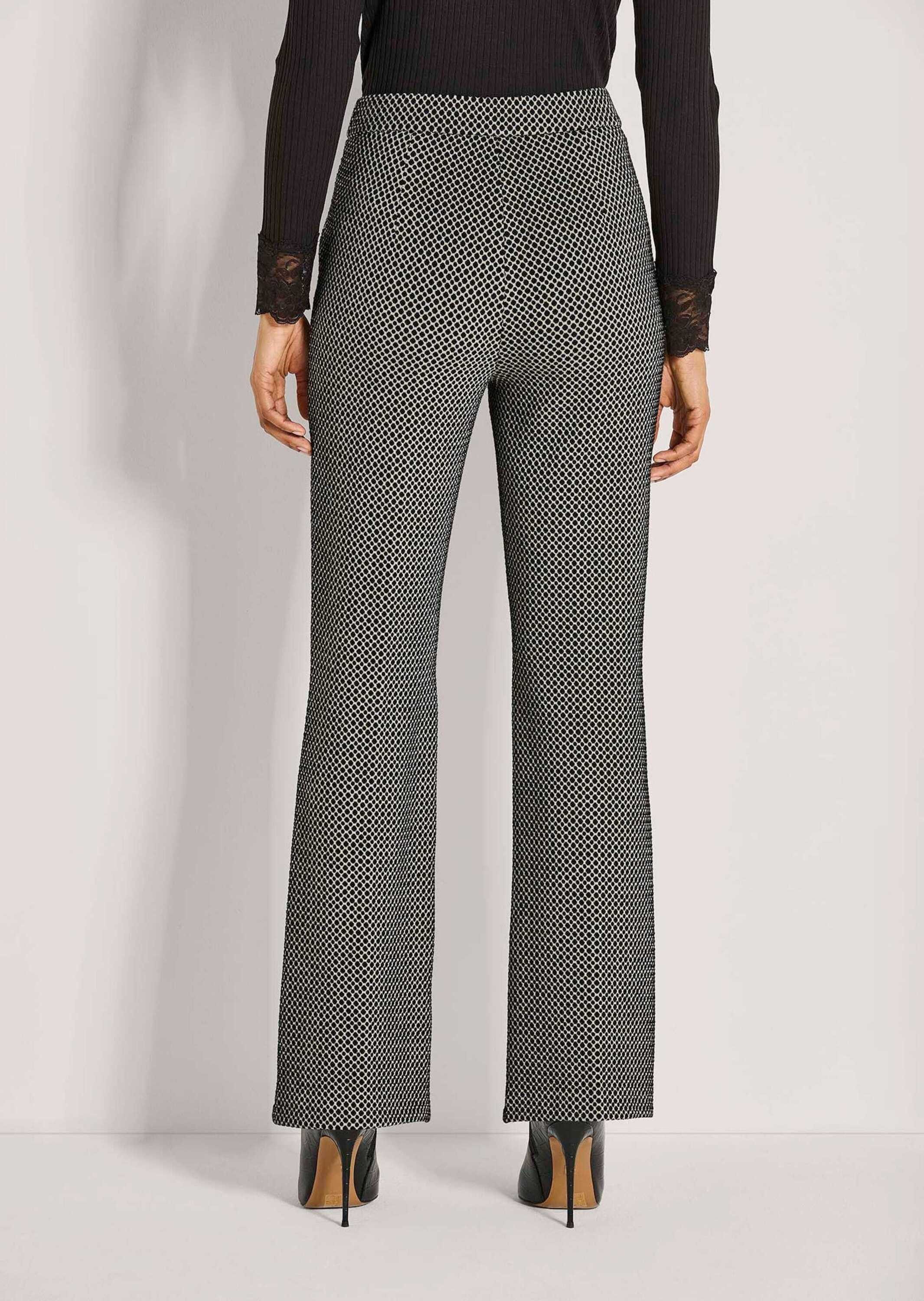 MADELEINE Jerseyhose Kurzgröße: Jacquardhose mit geradem Schnitt Schlupfhose mit minimalistischem Design und elastischem Bund