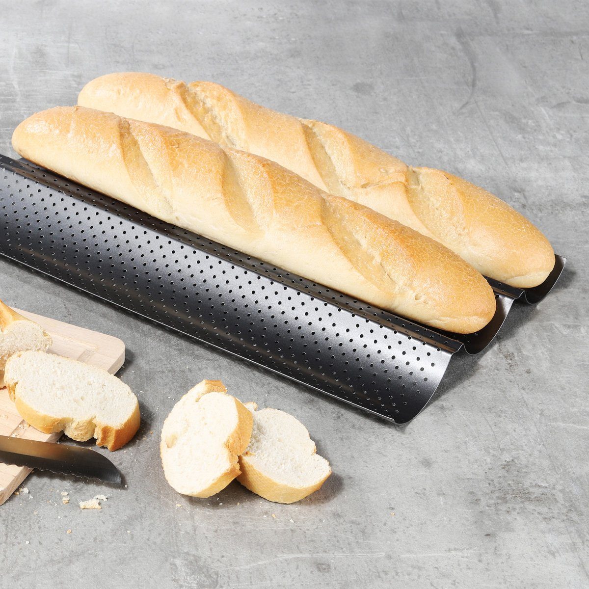 Haushalt International GAUMENKICK Baguetteblech Baguetteblech für 3 Brote - Ideal für Knoblauch-/Kräuterbaguett - 38cm, Stahl