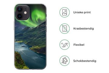 MuchoWow Handyhülle Nordlichter - Berg - Boot - Norwegen, Handyhülle Apple iPhone 12, Smartphone-Bumper, Print, Handy