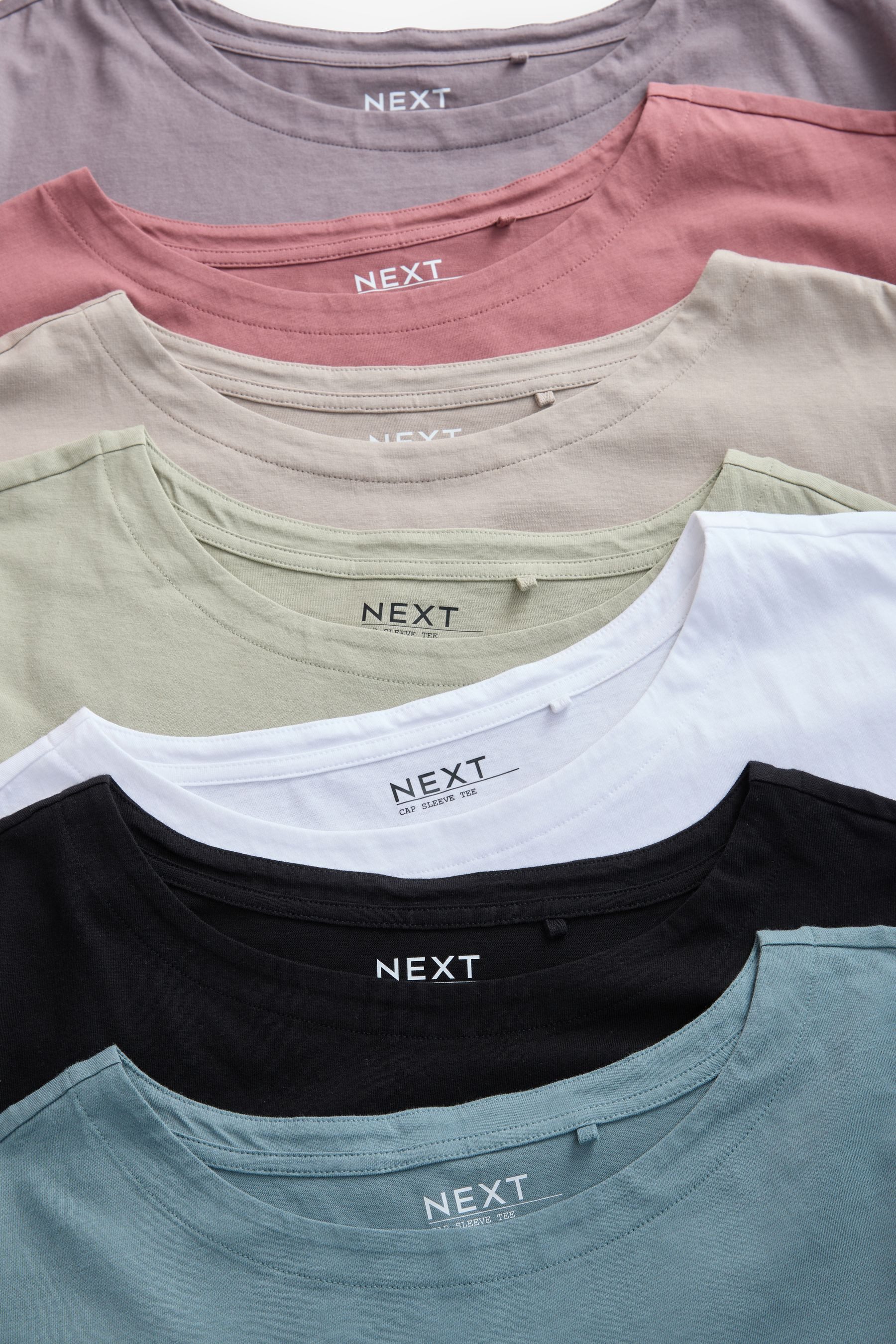 Next T-Shirt 7er-Pack T-Shirts mit überschnittenen Schultern (7-tlg)