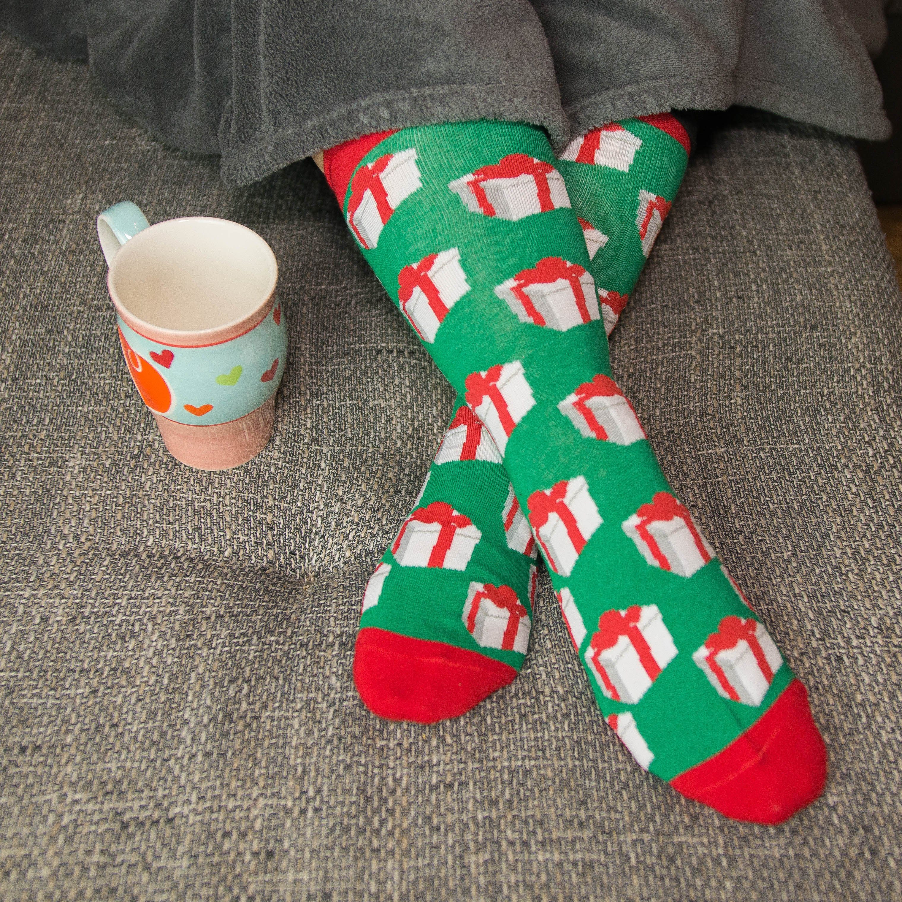 Weihnachtssocken TwoSocks Weihnachtsmann 3er-Pack Socken, 3 Paar Einheitsgröße (3 Freizeitsocken Lustige Paar)